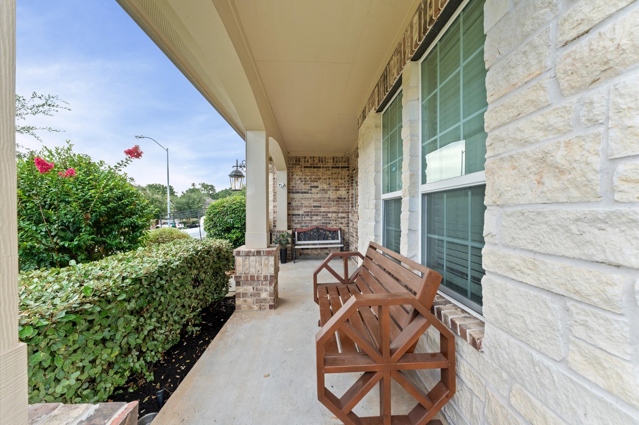 2018 Brookmont Drive Property Photo 3