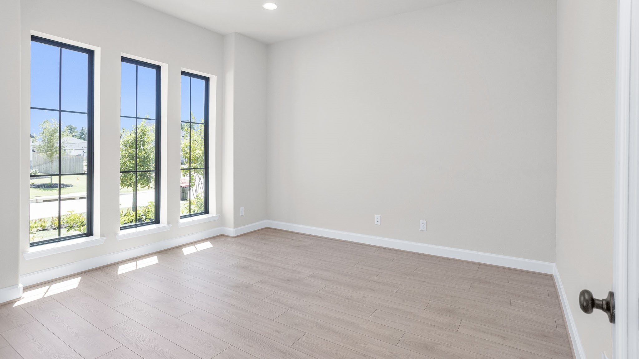 26720 Stockton Trail Property Photo 5