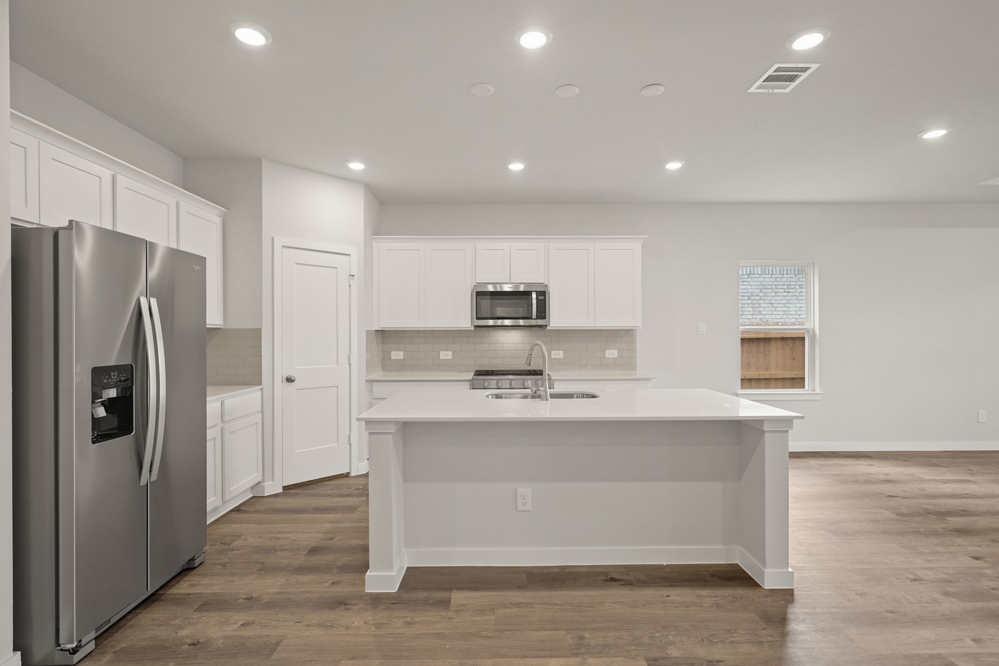 8522 Light Rail Drive Property Photo 7