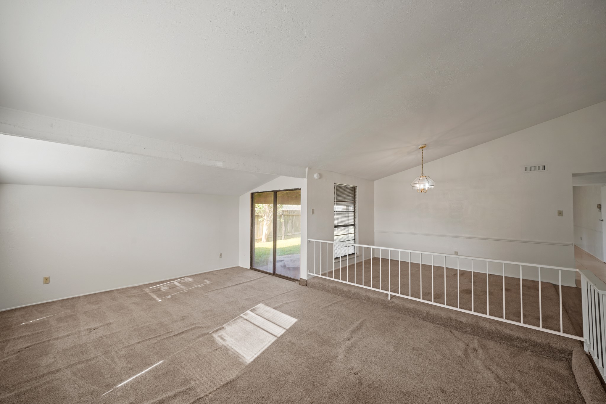 15822 Danford Drive Property Photo 9