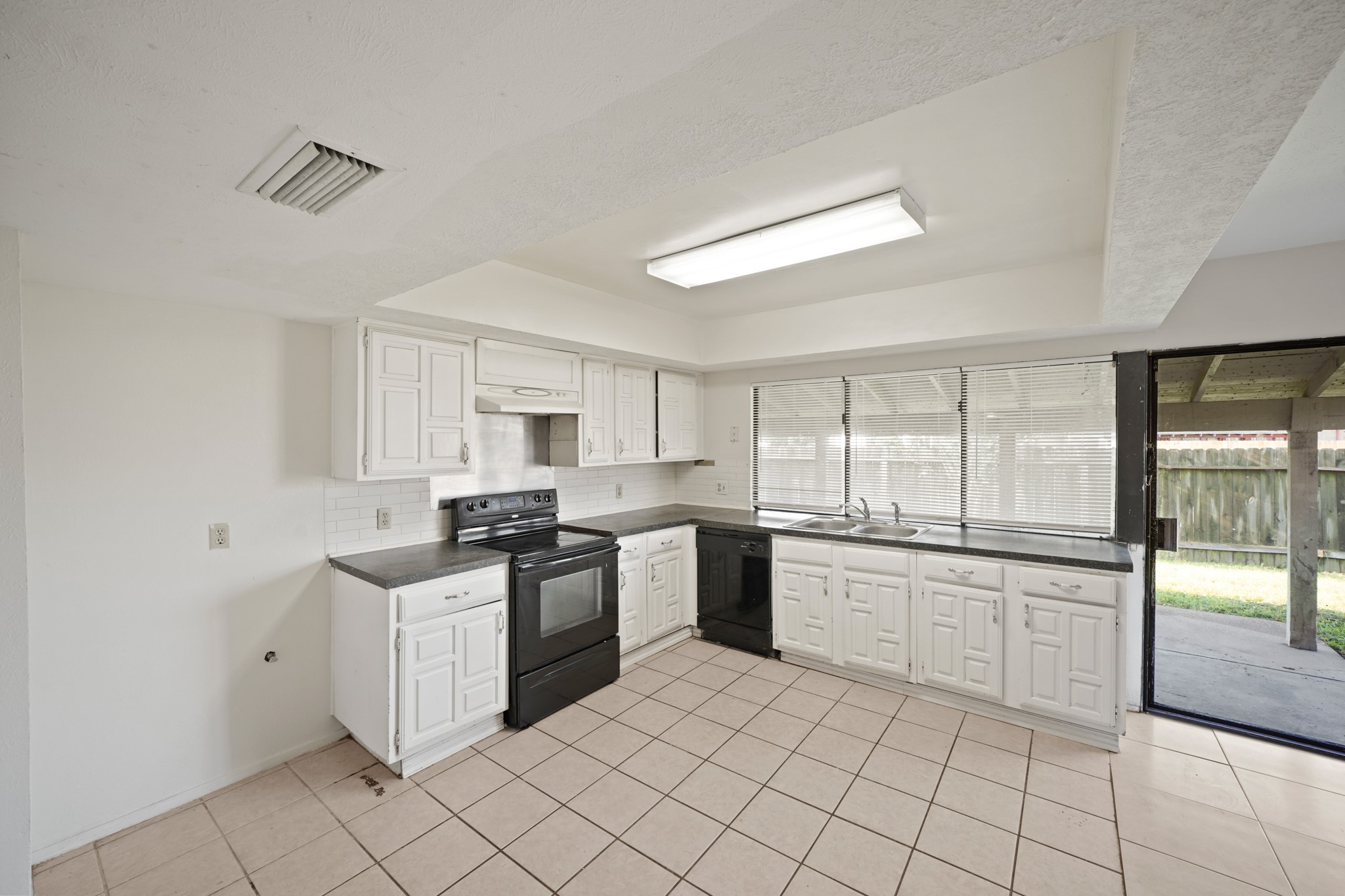15822 Danford Drive Property Photo 12