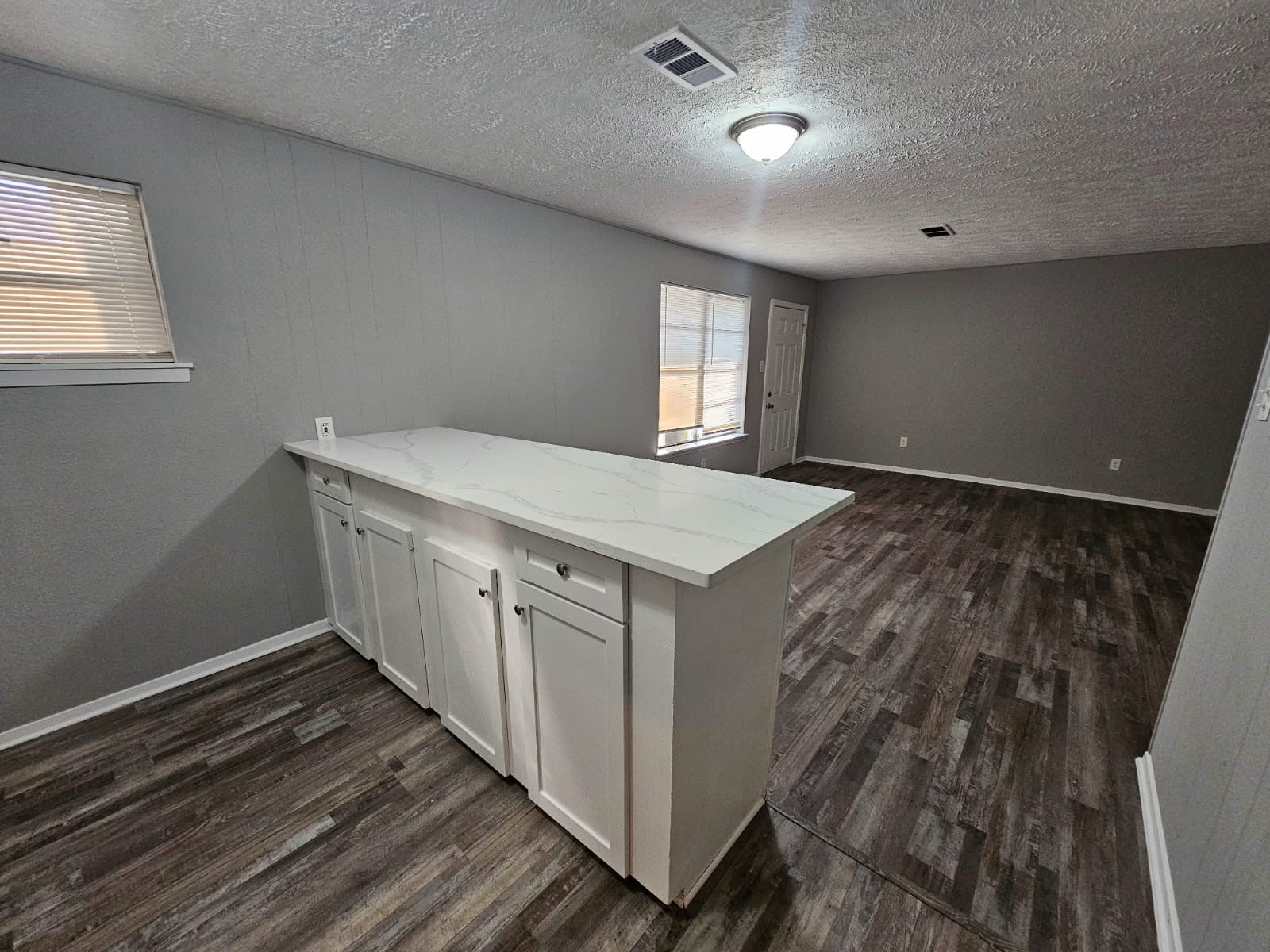 3643 N Macgregor Way 18 Property Photo 5