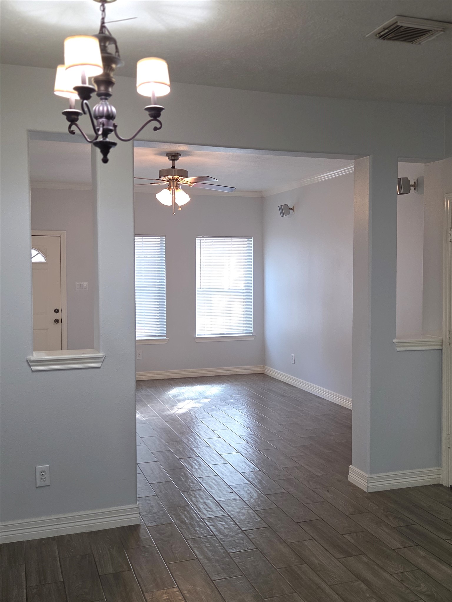 315 Plaza Del Sol Park Property Photo 4