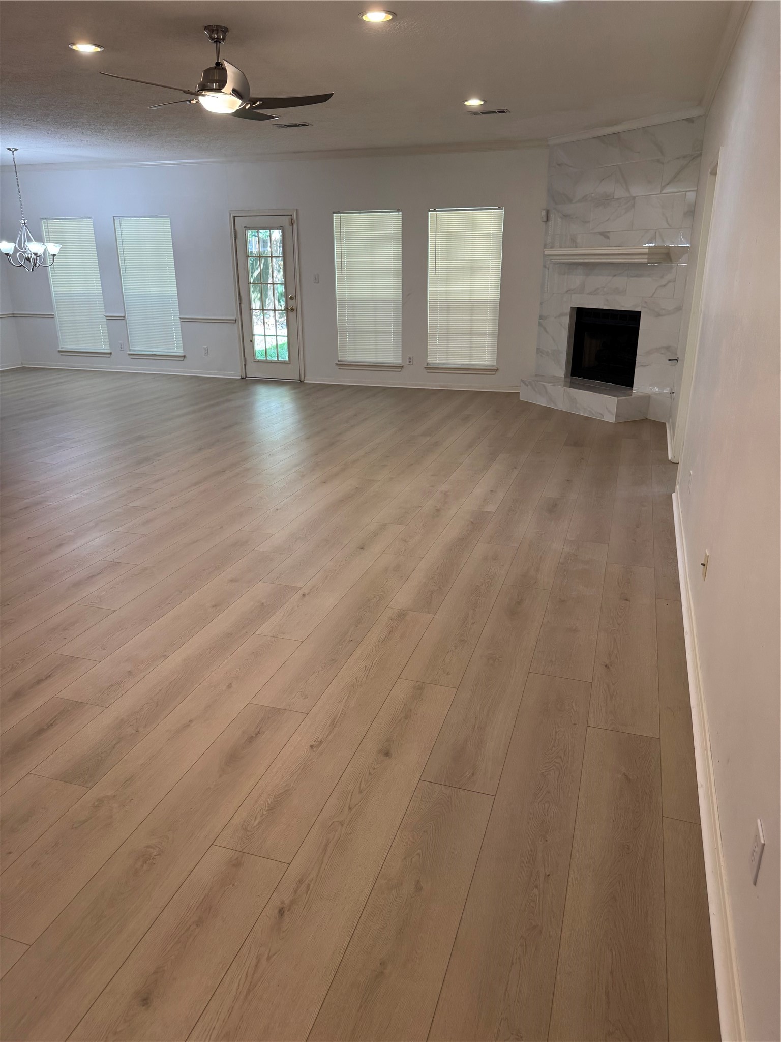 120 Hiwon Drive Property Photo 11
