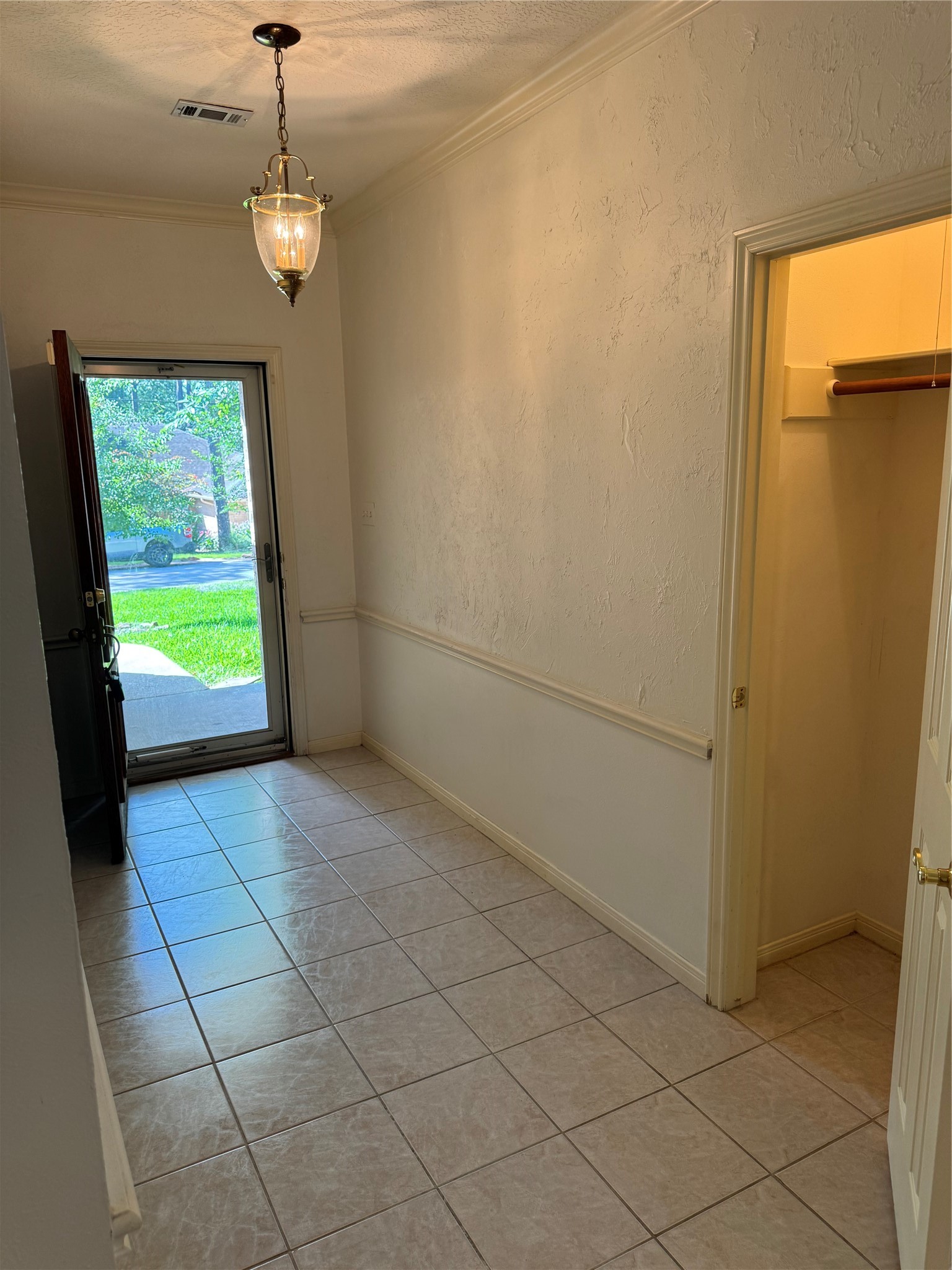 120 Hiwon Drive Property Photo 12