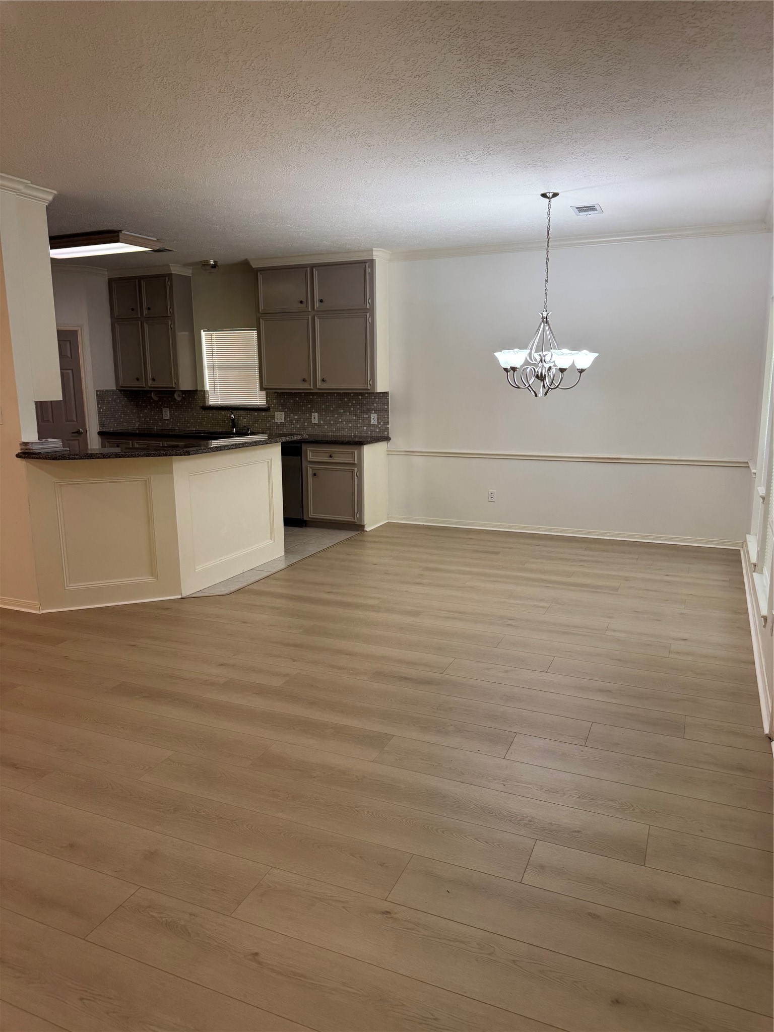 120 Hiwon Drive Property Photo 18
