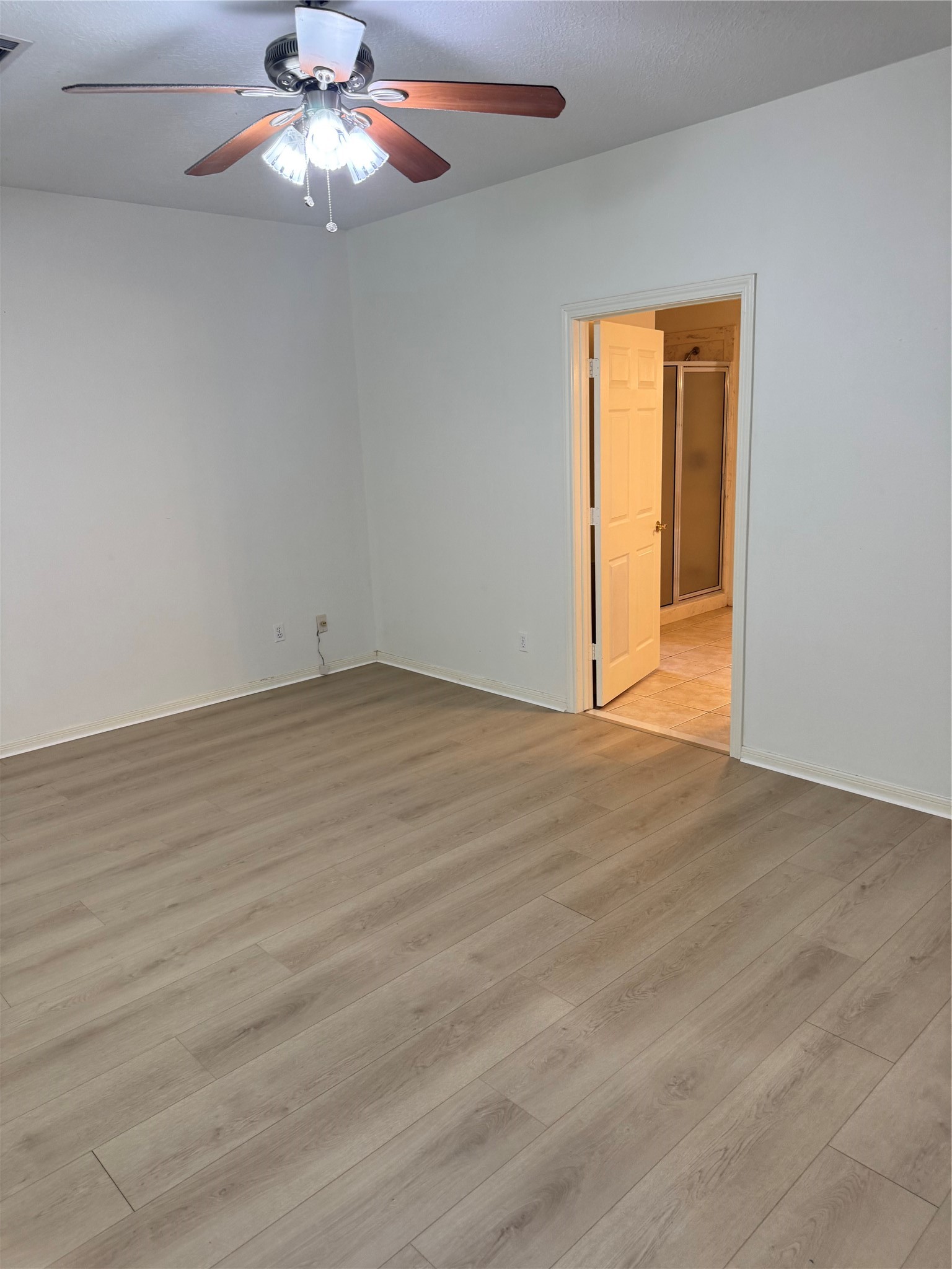 120 Hiwon Drive Property Photo 22