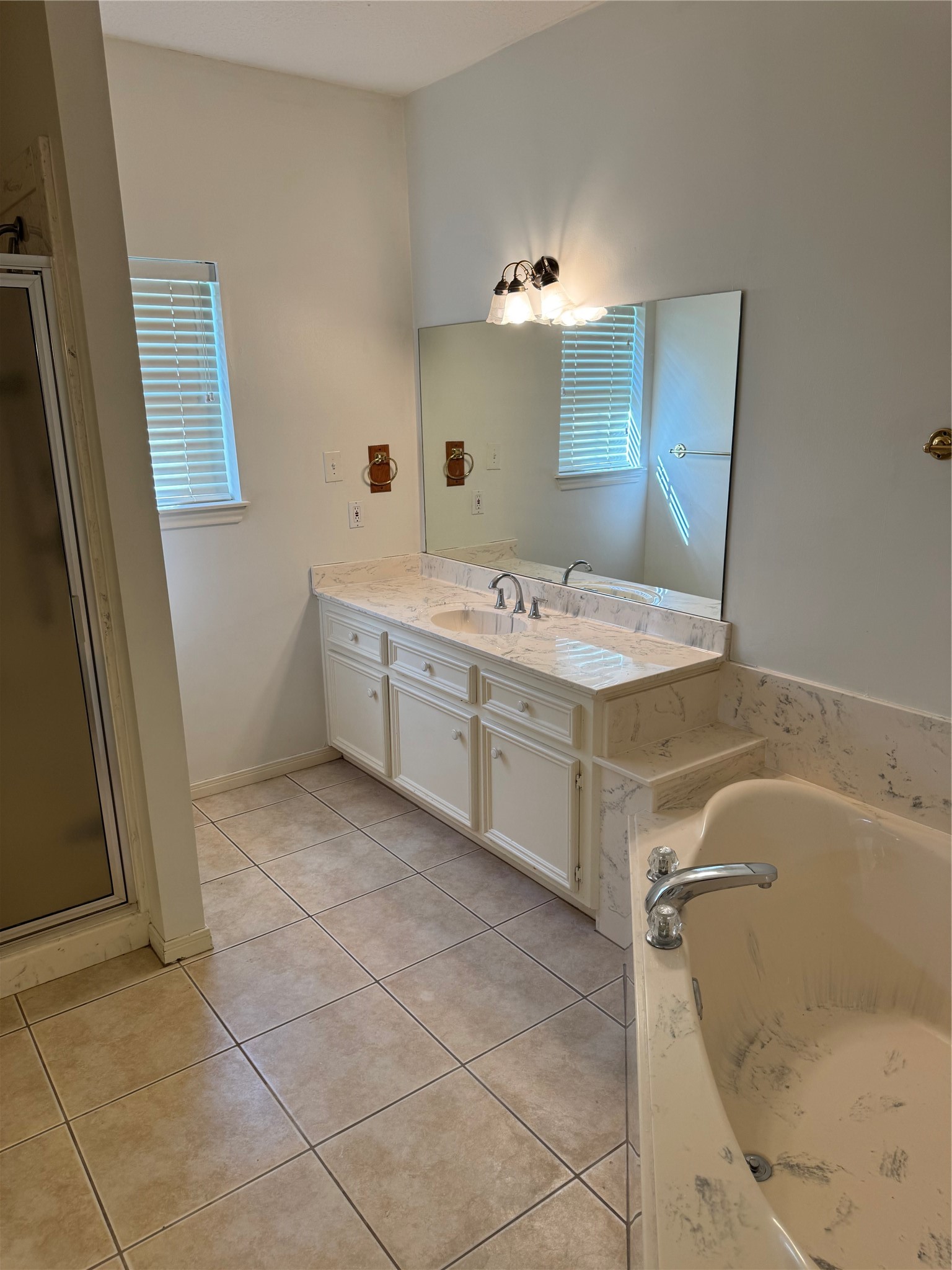 120 Hiwon Drive Property Photo 23