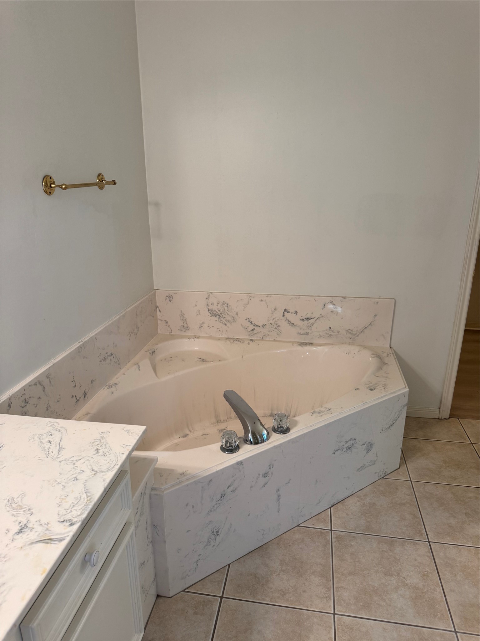 120 Hiwon Drive Property Photo 25