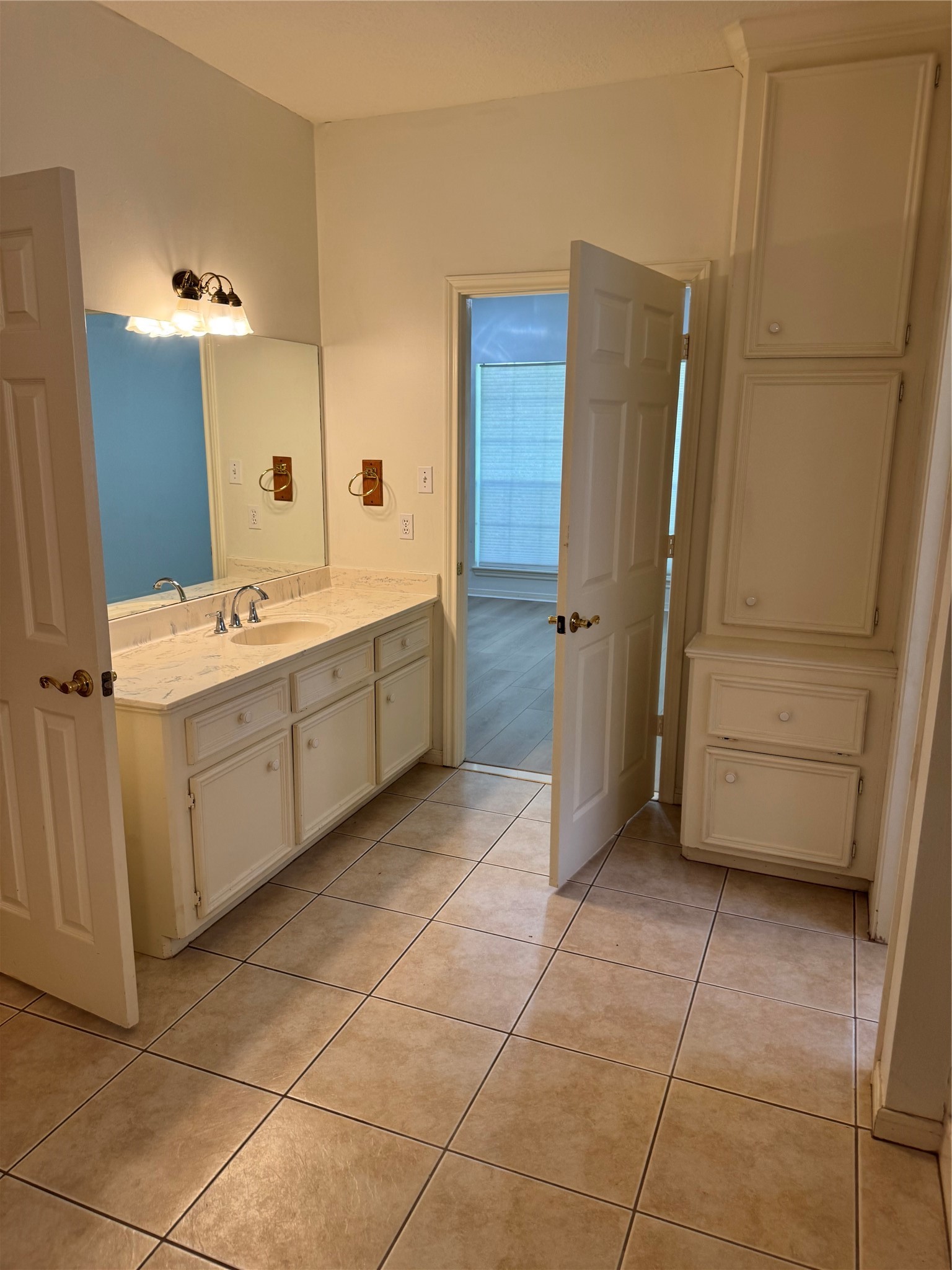 120 Hiwon Drive Property Photo 27