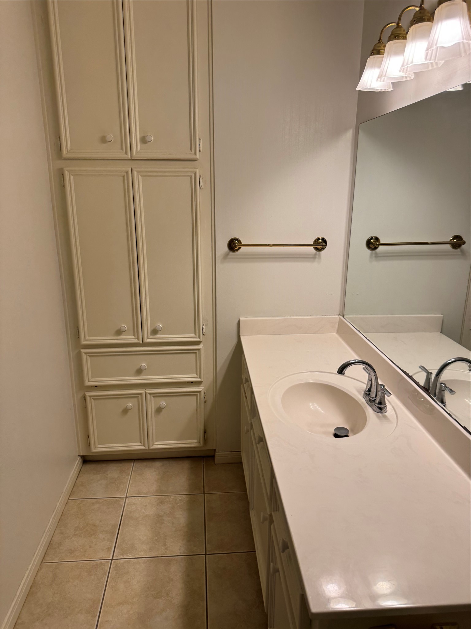 120 Hiwon Drive Property Photo 34
