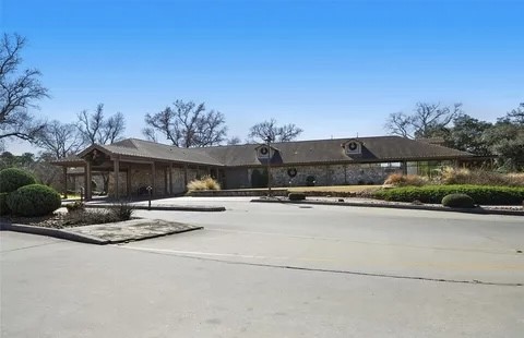 120 Hiwon Drive Property Photo 41