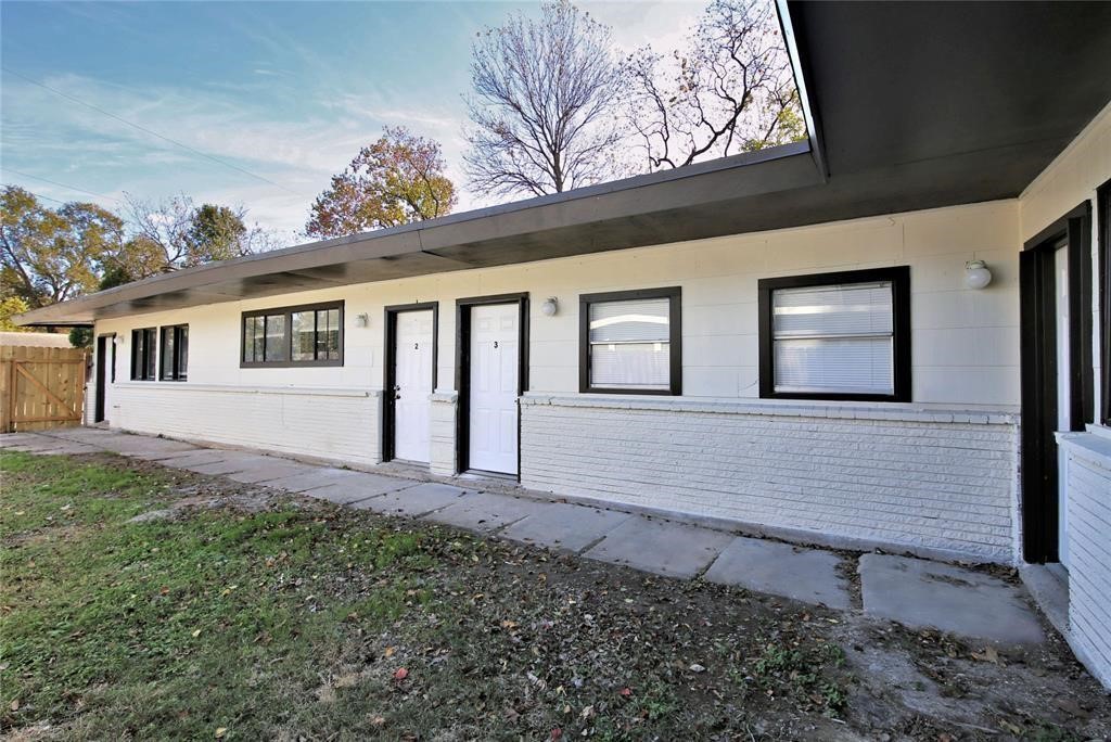 6910 Weston Street Property Photo 1