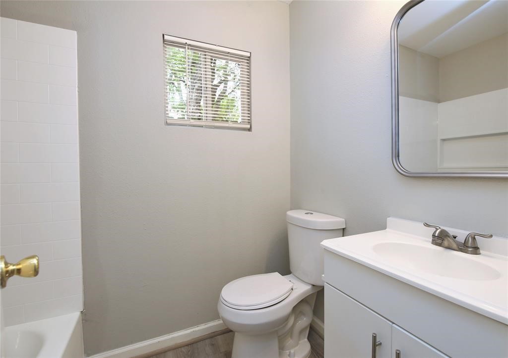 6910 Weston Street Property Photo 4