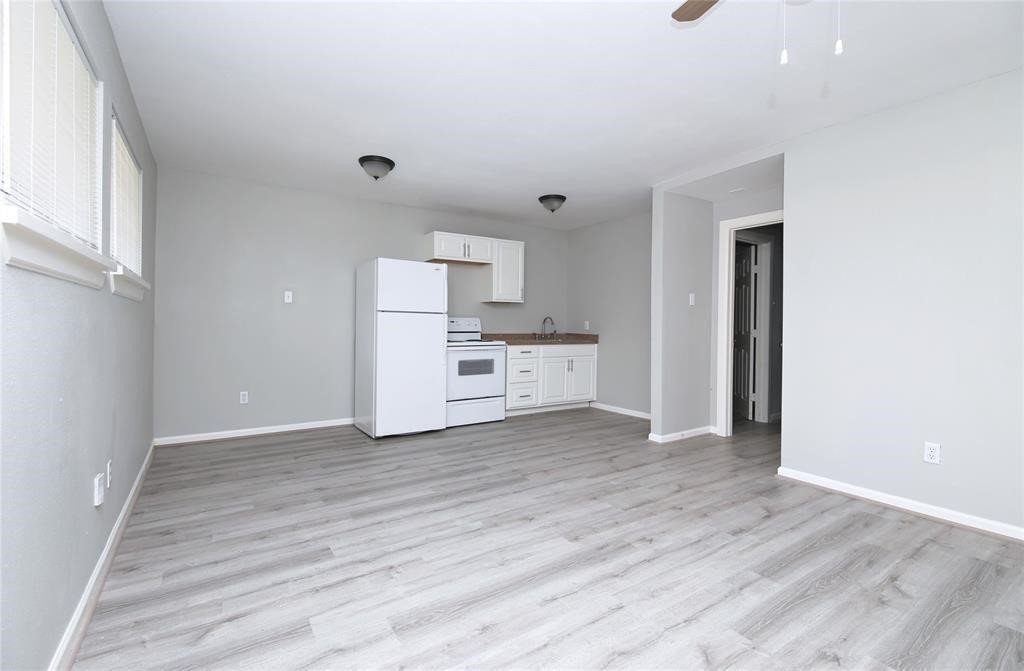 6910 Weston Street Property Photo 7