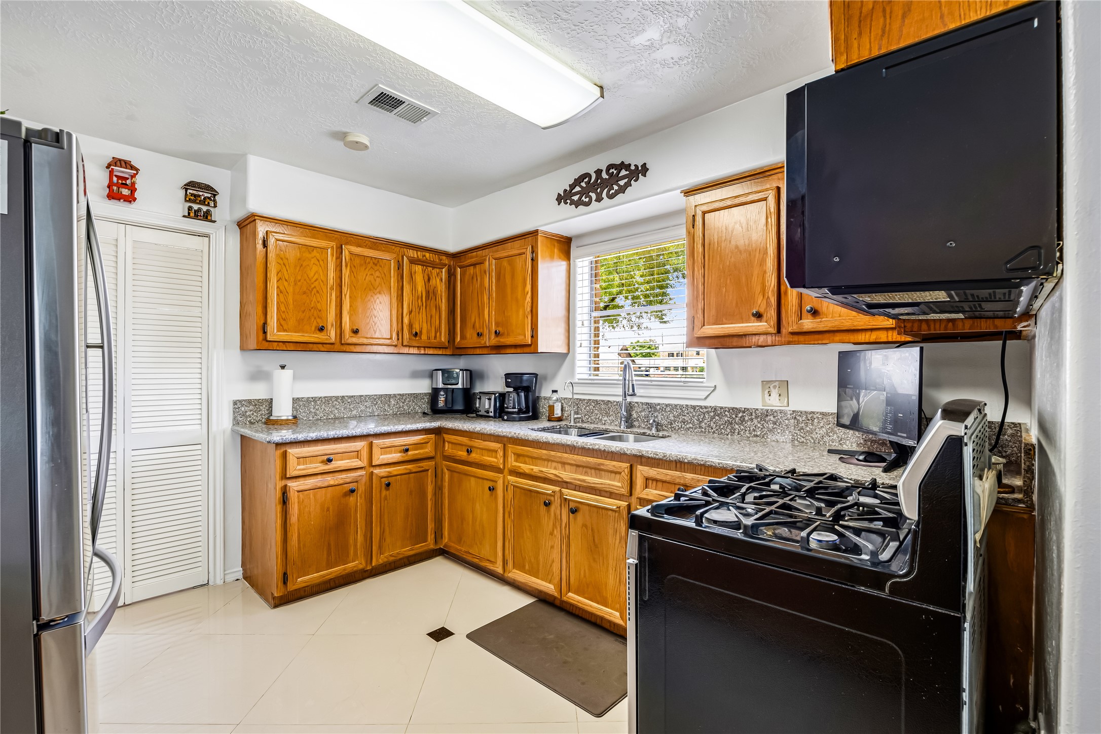13619 Whitchurch Way Property Photo 8
