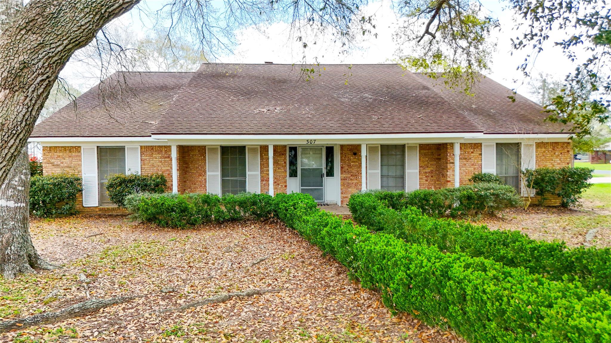 307 S Market Street, Louise Tx 77455 Property Photo 1