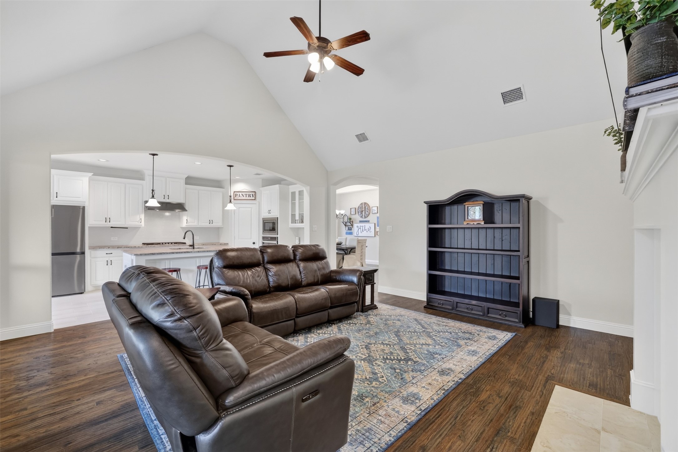 3717 Wildridge Boulevard Property Photo 12