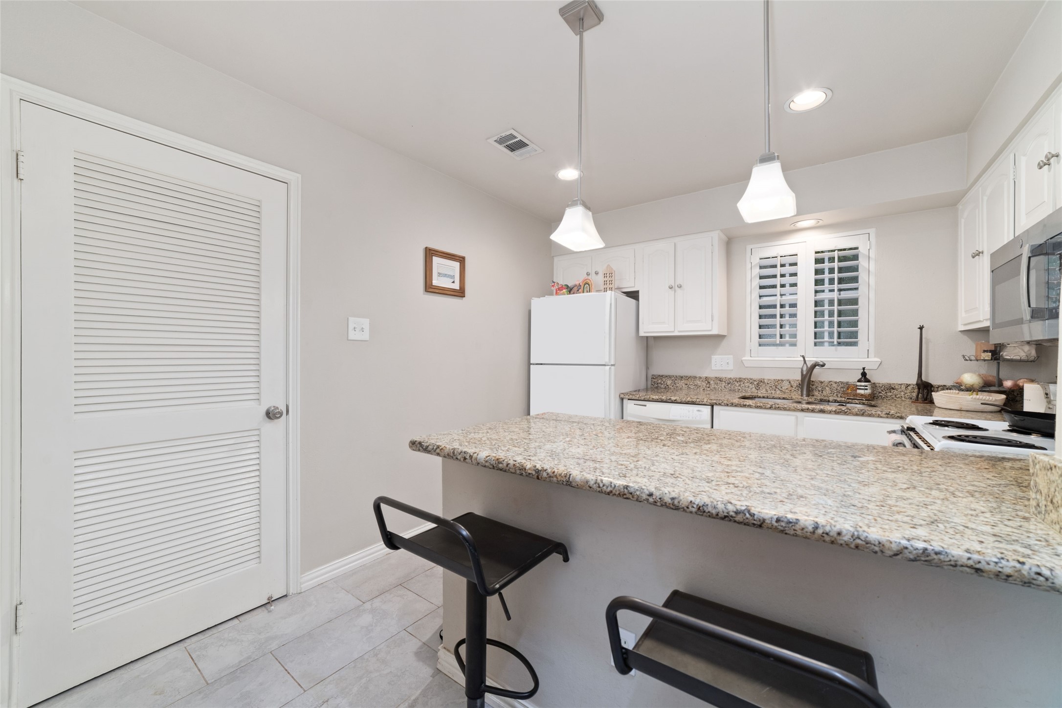 869 Wax Myrtle Lane A Property Photo 13