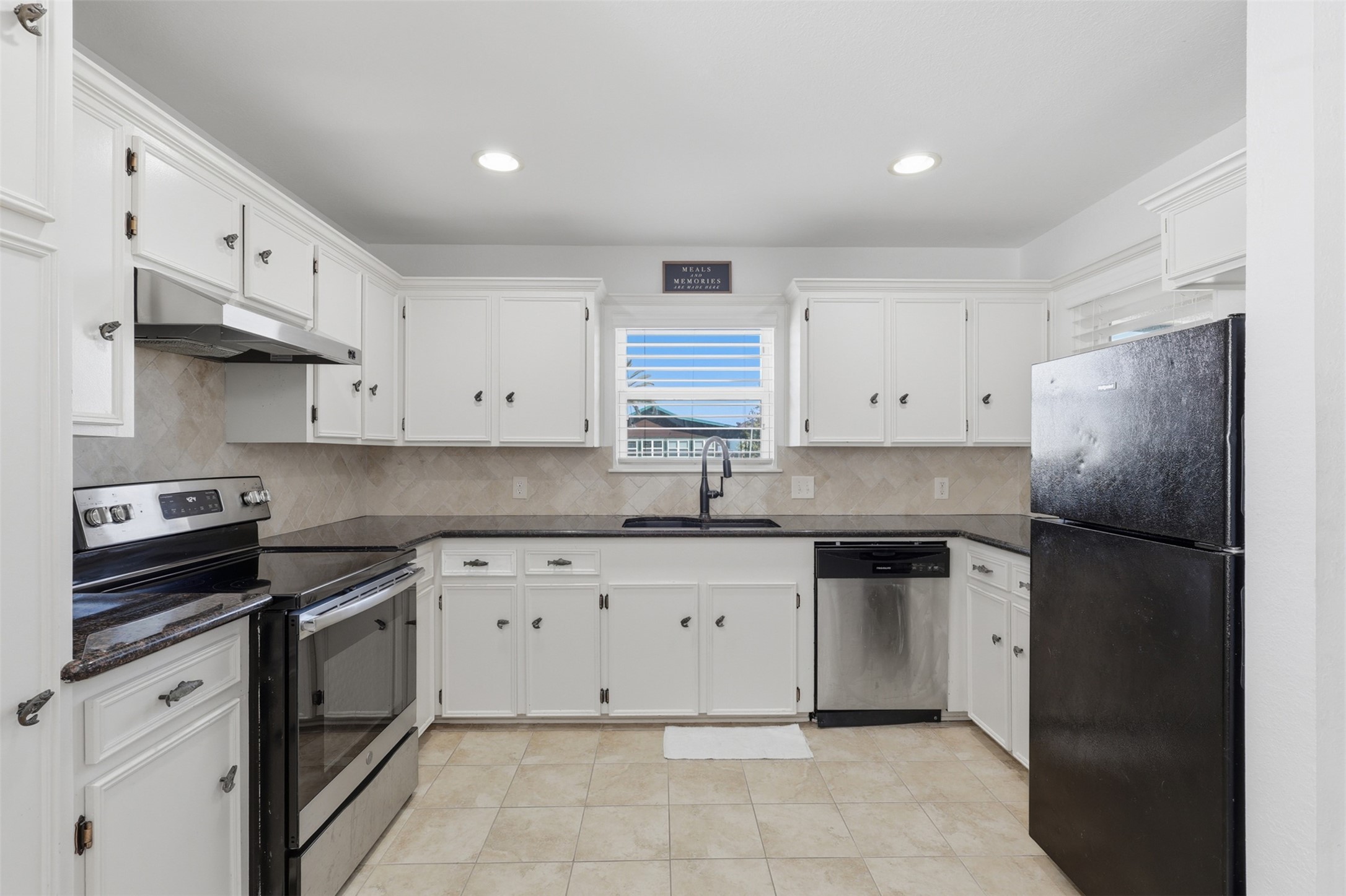 375 Ling Property Photo 6
