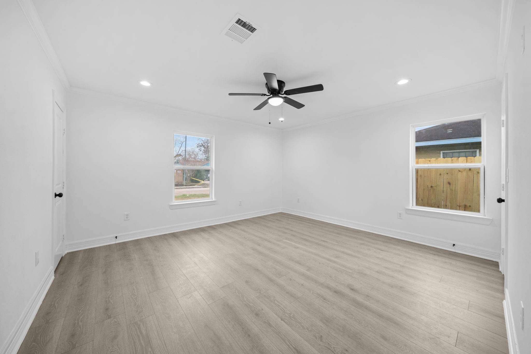 4930 Gren Street Property Photo 15