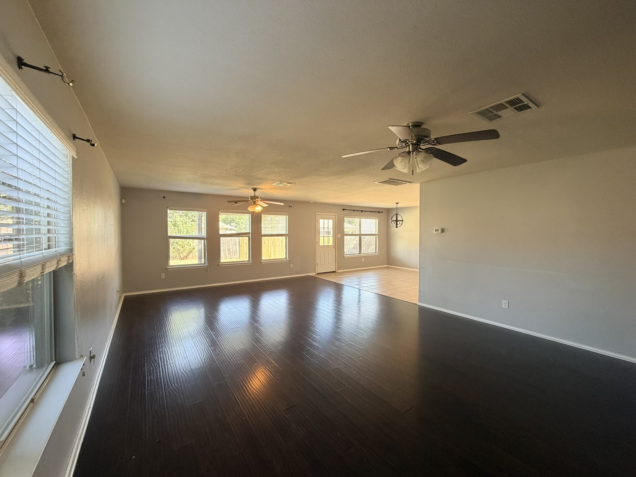 316 Housefinch Loop Property Photo 7