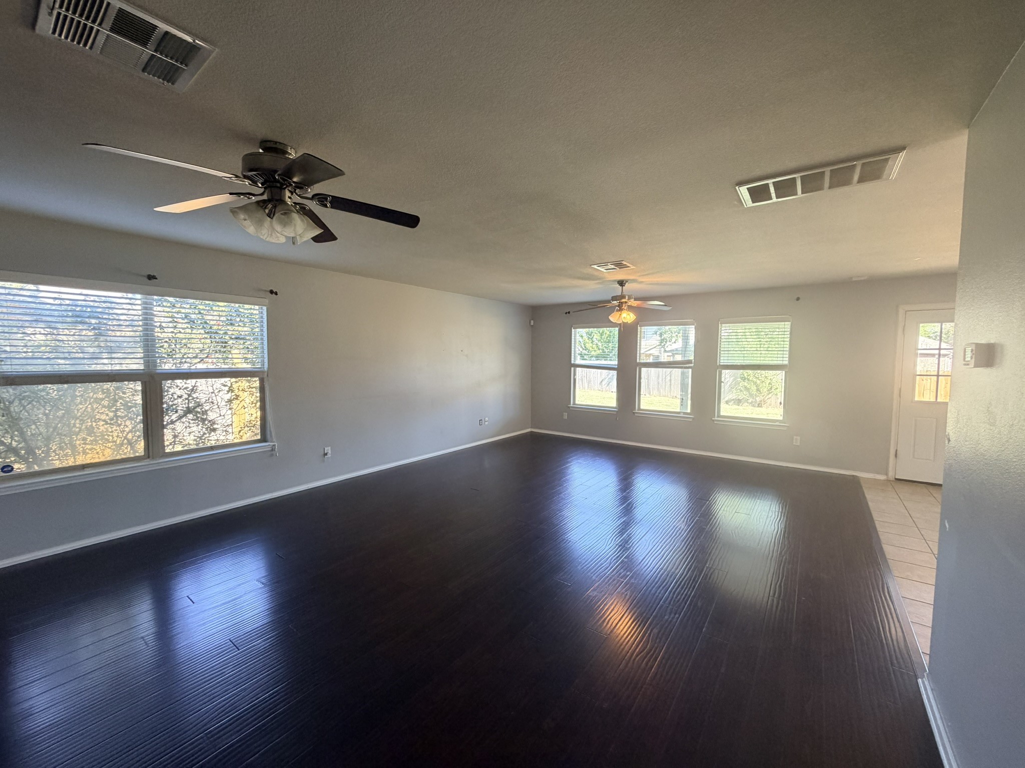 316 Housefinch Loop Property Photo 8