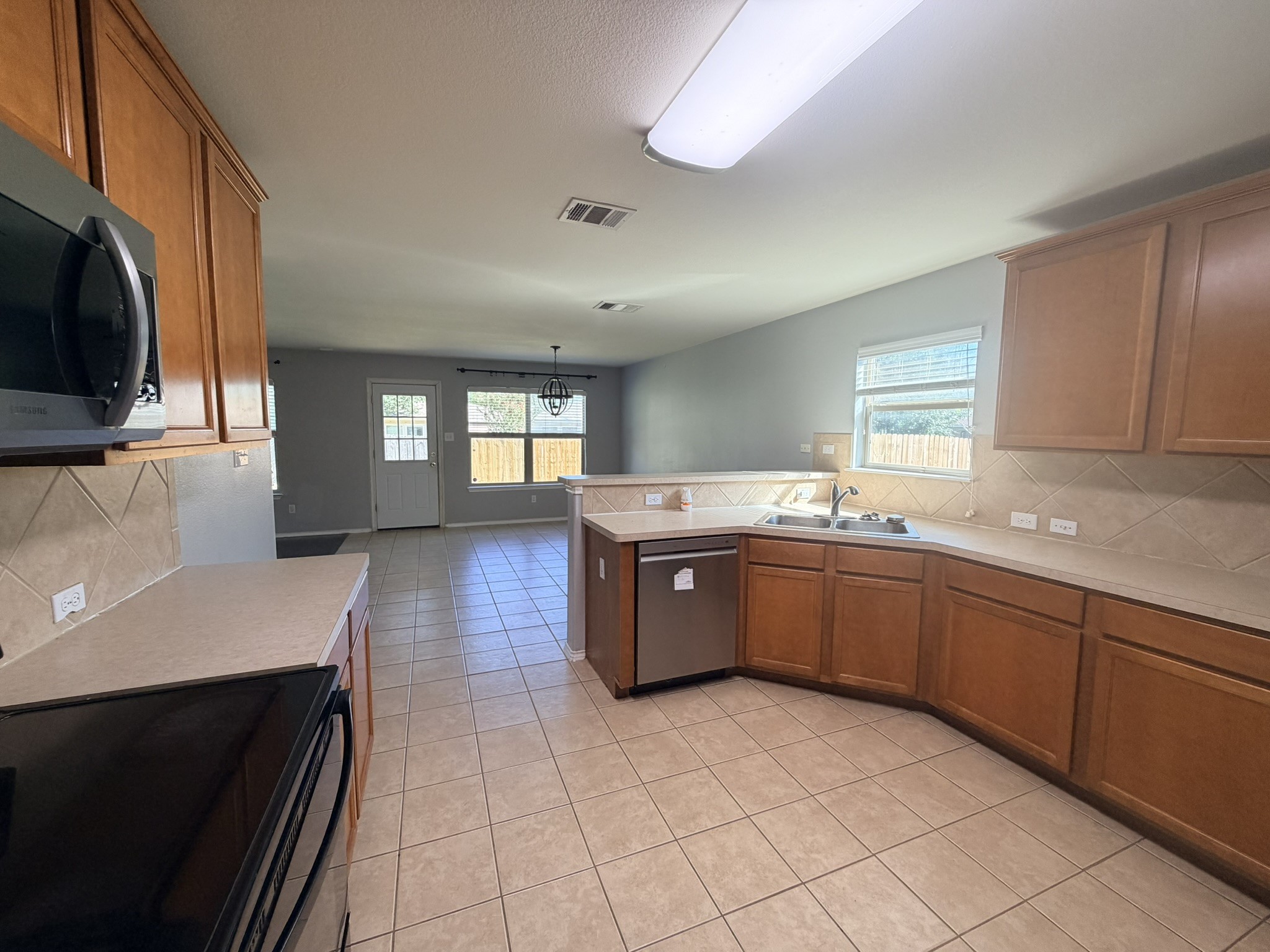 316 Housefinch Loop Property Photo 14