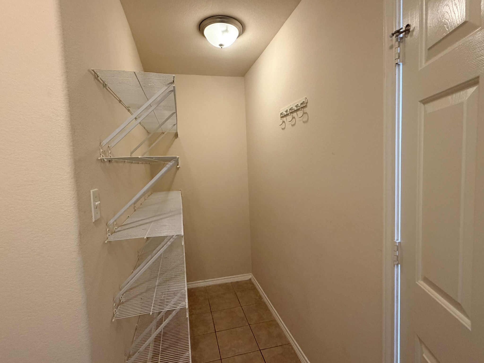 316 Housefinch Loop Property Photo 25