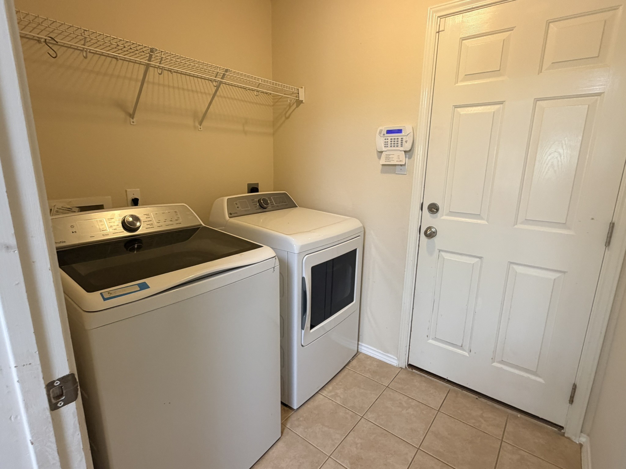 316 Housefinch Loop Property Photo 27