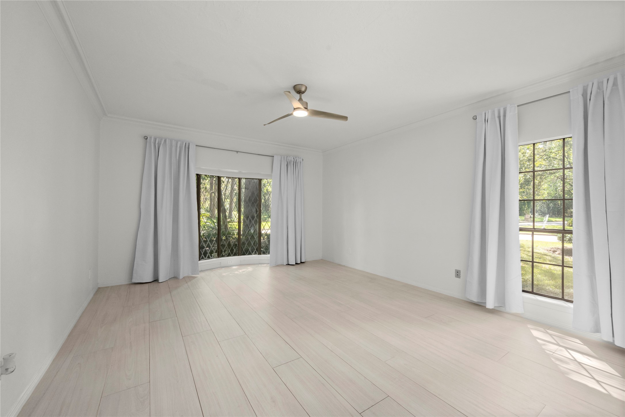 2103 Woodford Green Drive Property Photo 12