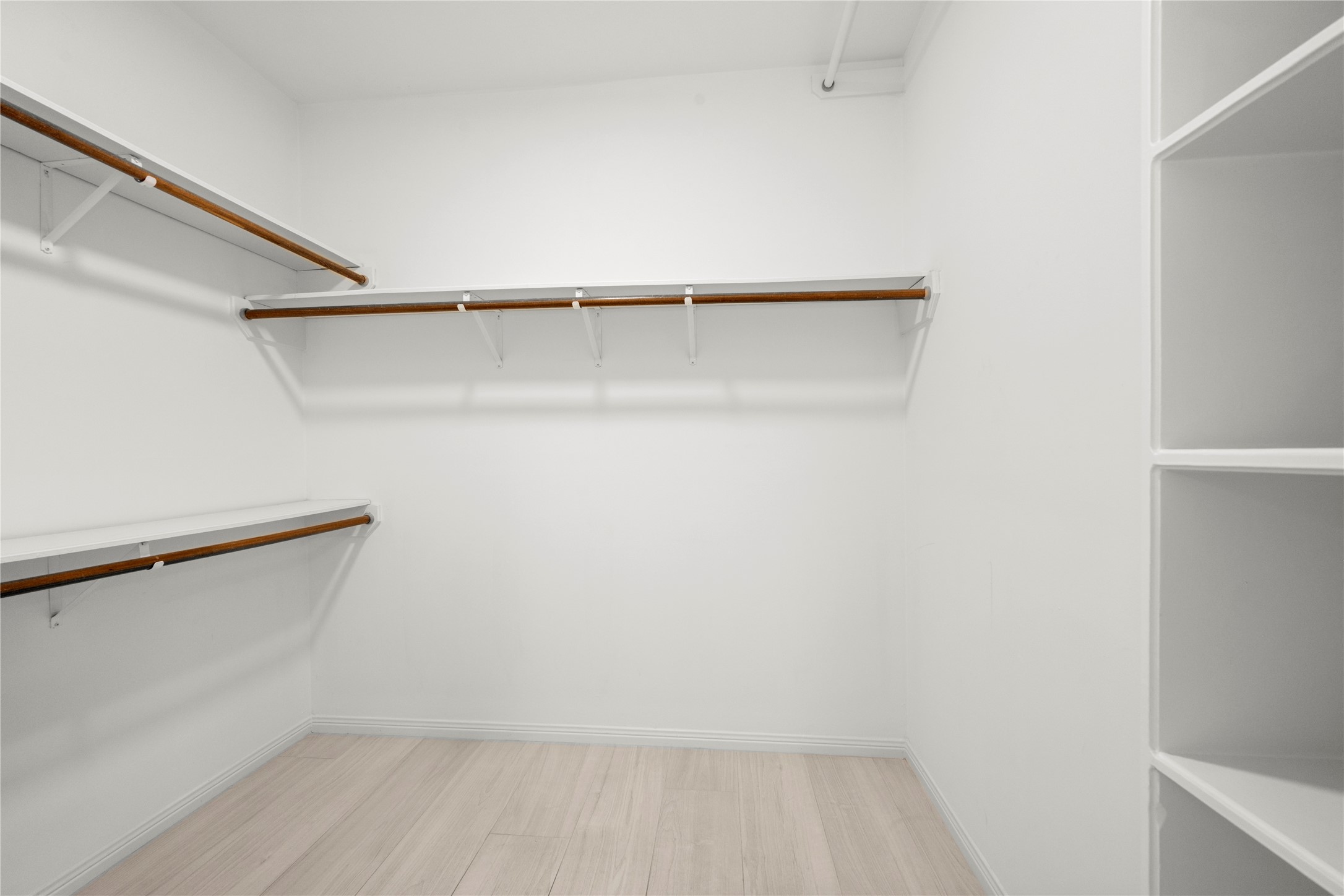 2103 Woodford Green Drive Property Photo 16