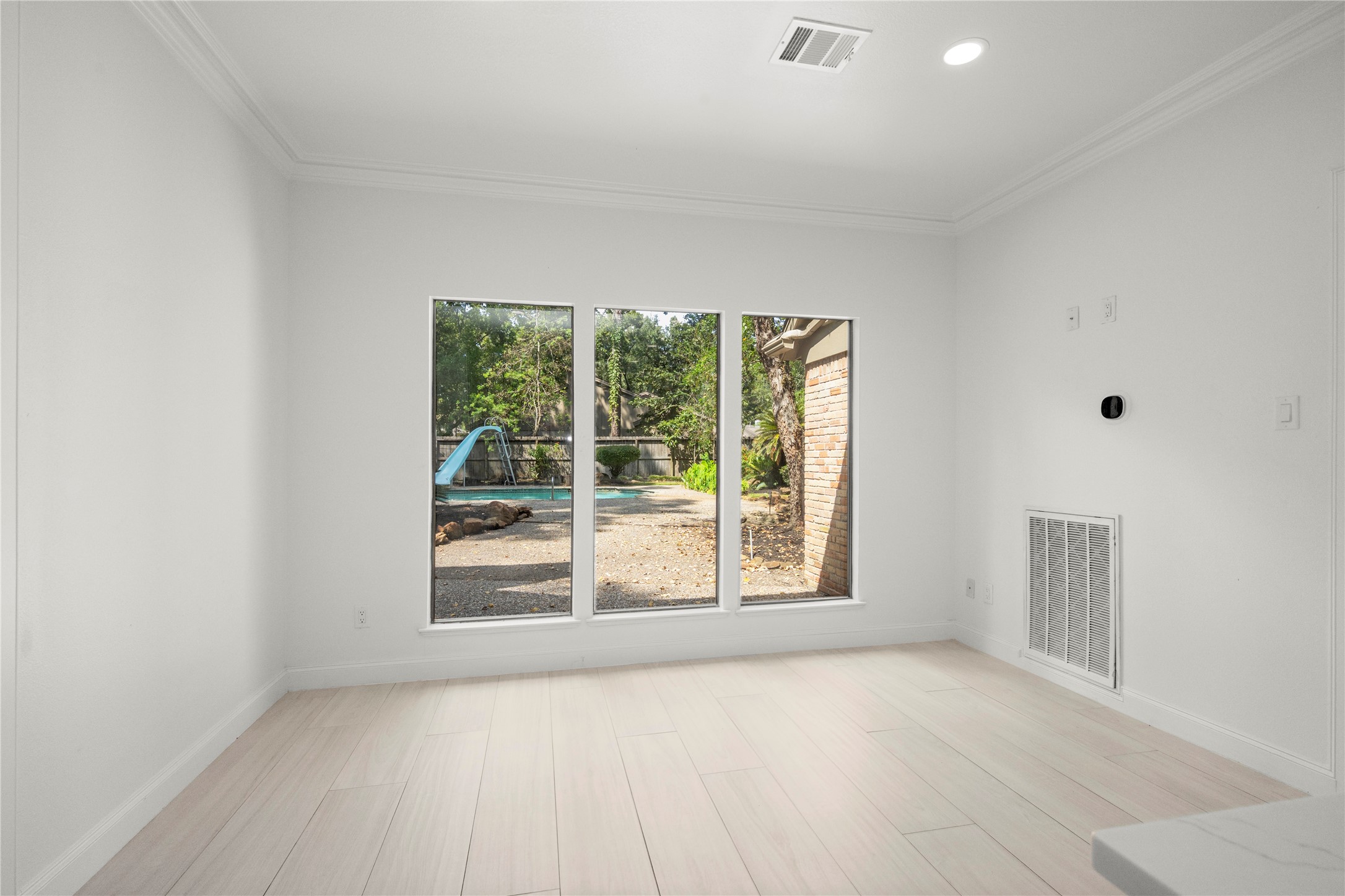 2103 Woodford Green Drive Property Photo 24