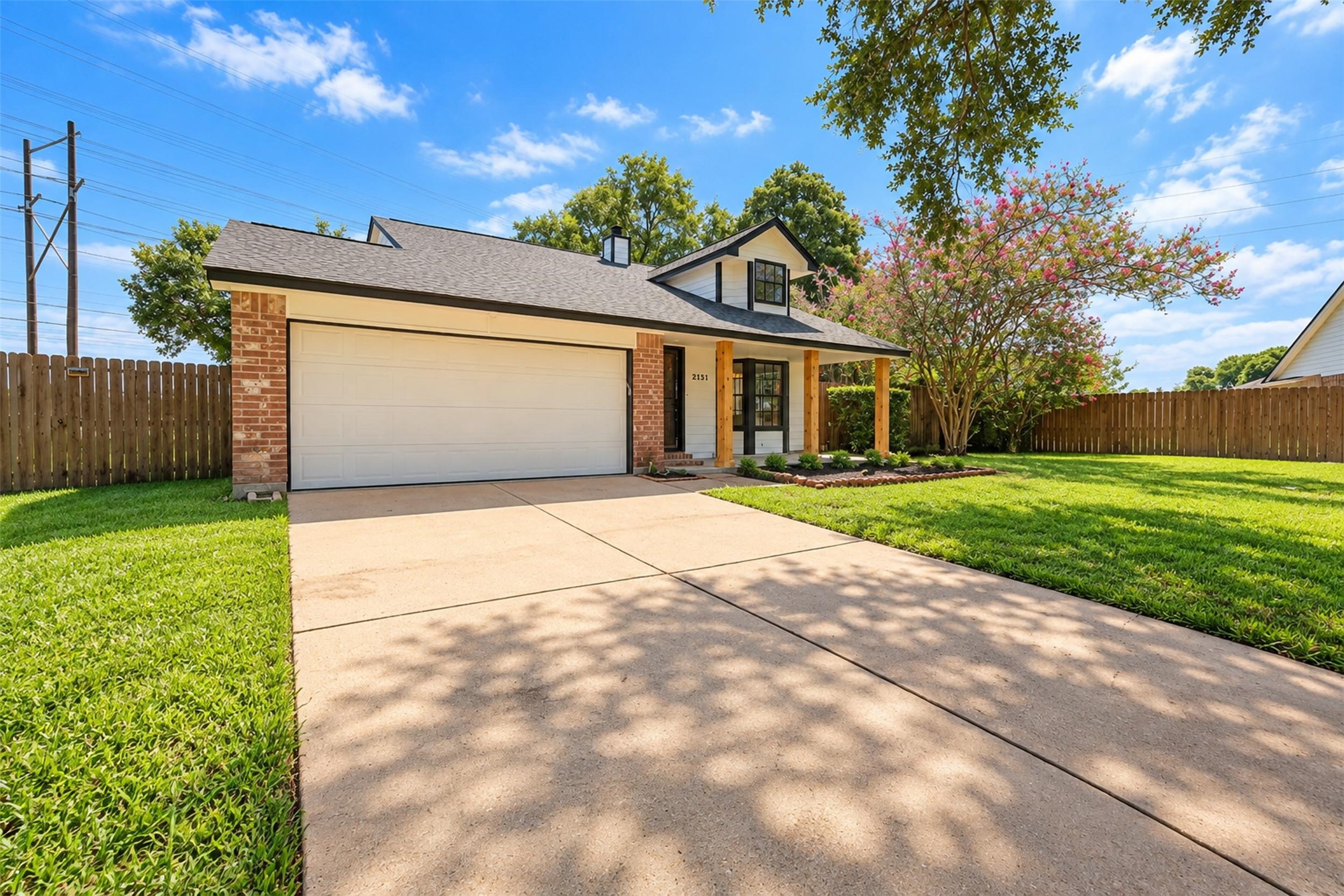 2131 Creekshire Drive Property Photo 4