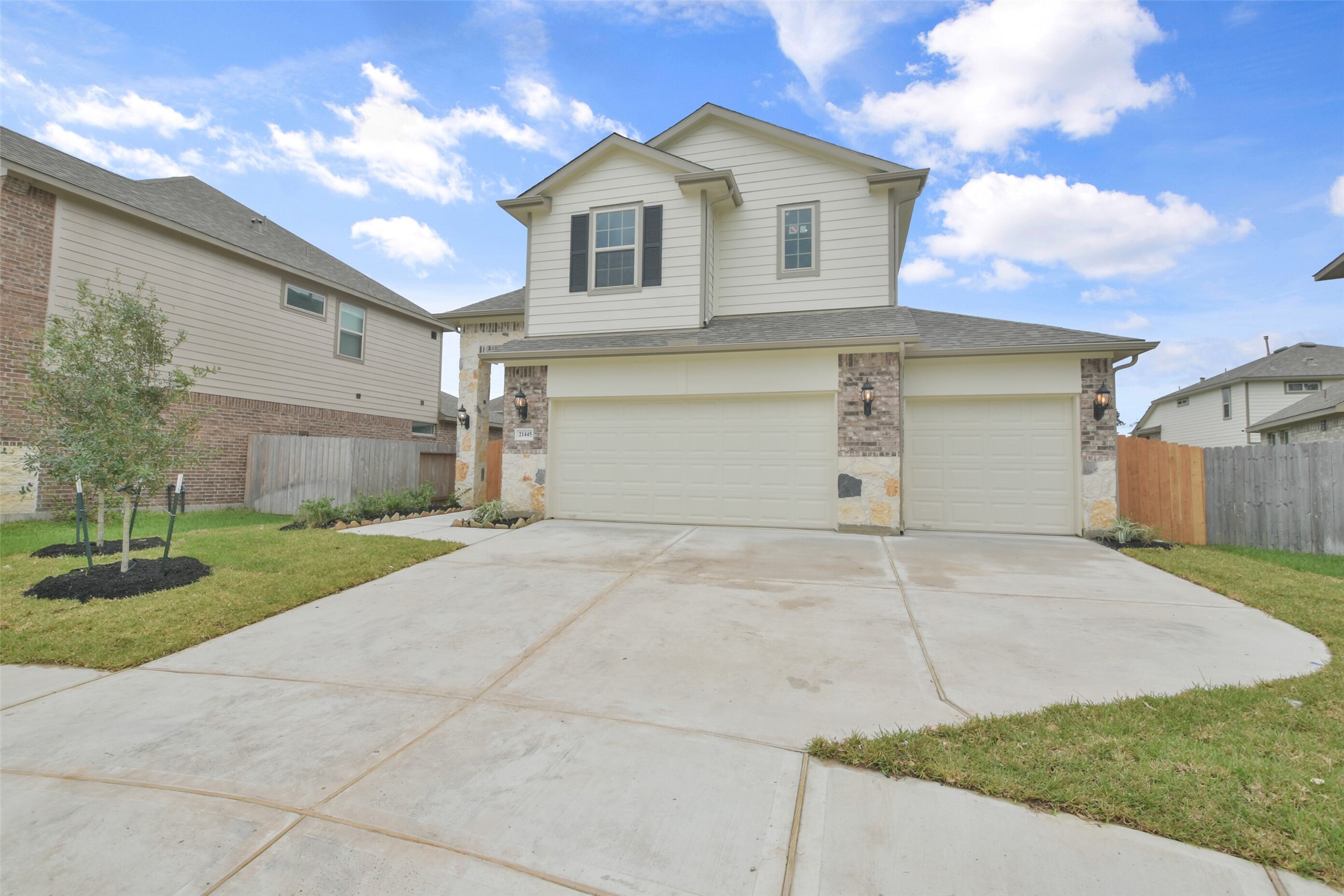 21445 Kings Guild Lane Property Photo 2