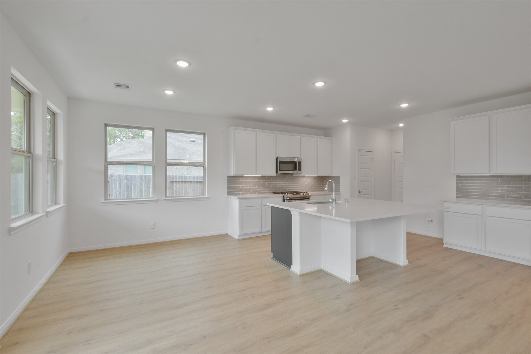 21445 Kings Guild Lane Property Photo 10