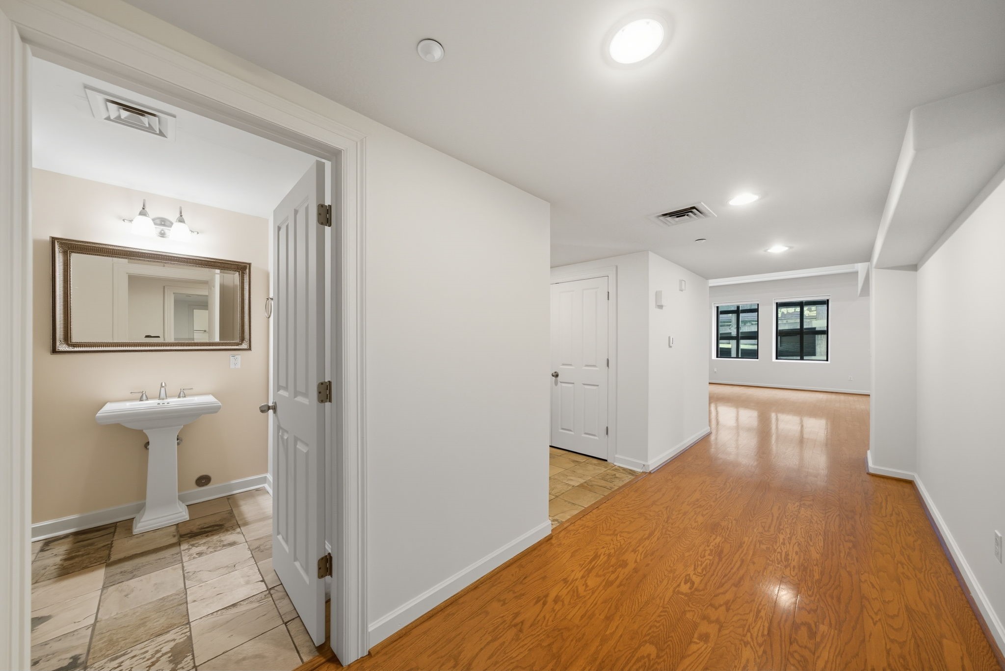 914 Main Street 1106 Property Photo 6