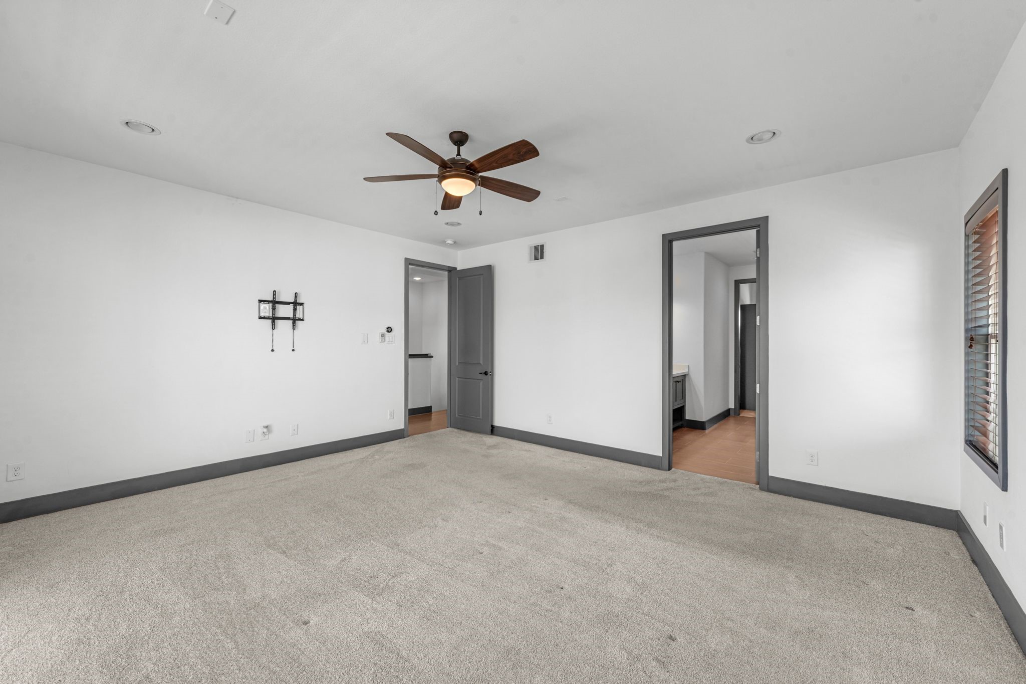5802 Kansas Street Property Photo 27