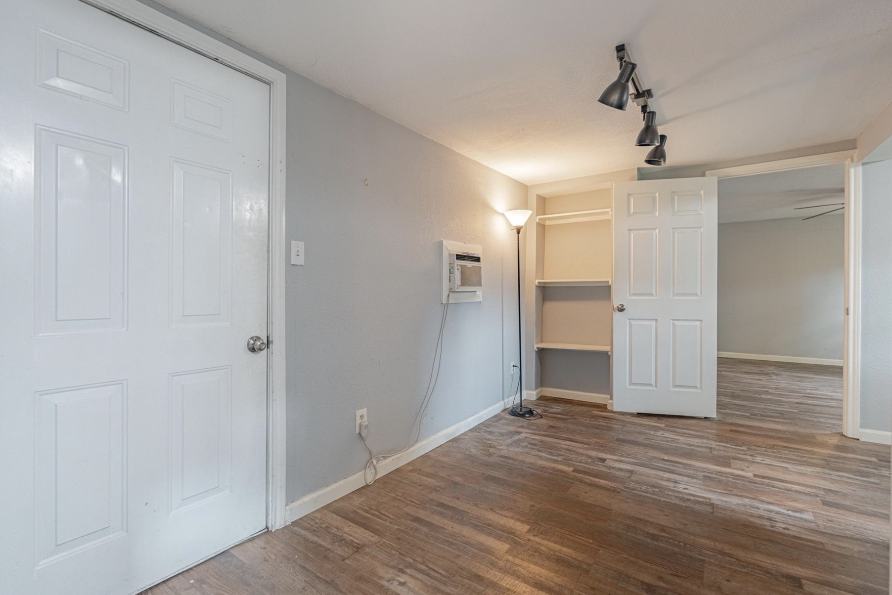 4206 Walker Street B Property Photo 3