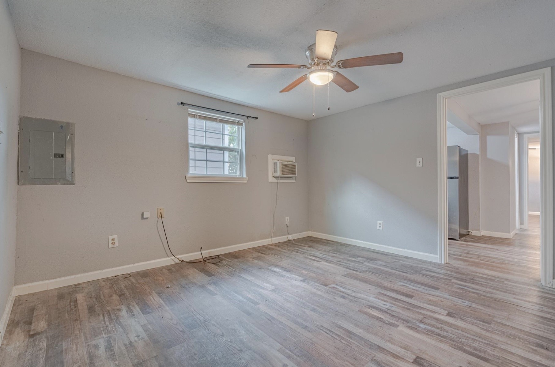 4206 Walker Street B Property Photo 4