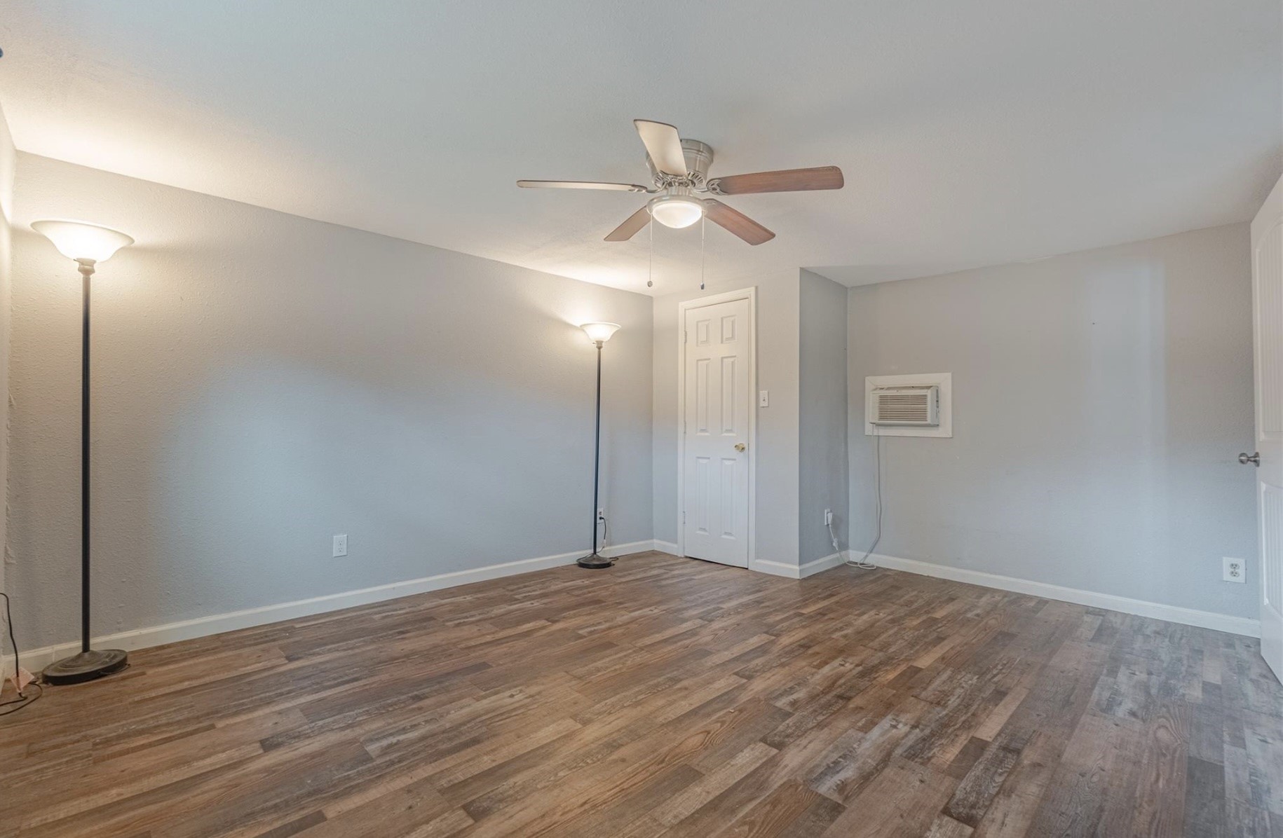 4206 Walker Street B Property Photo 9