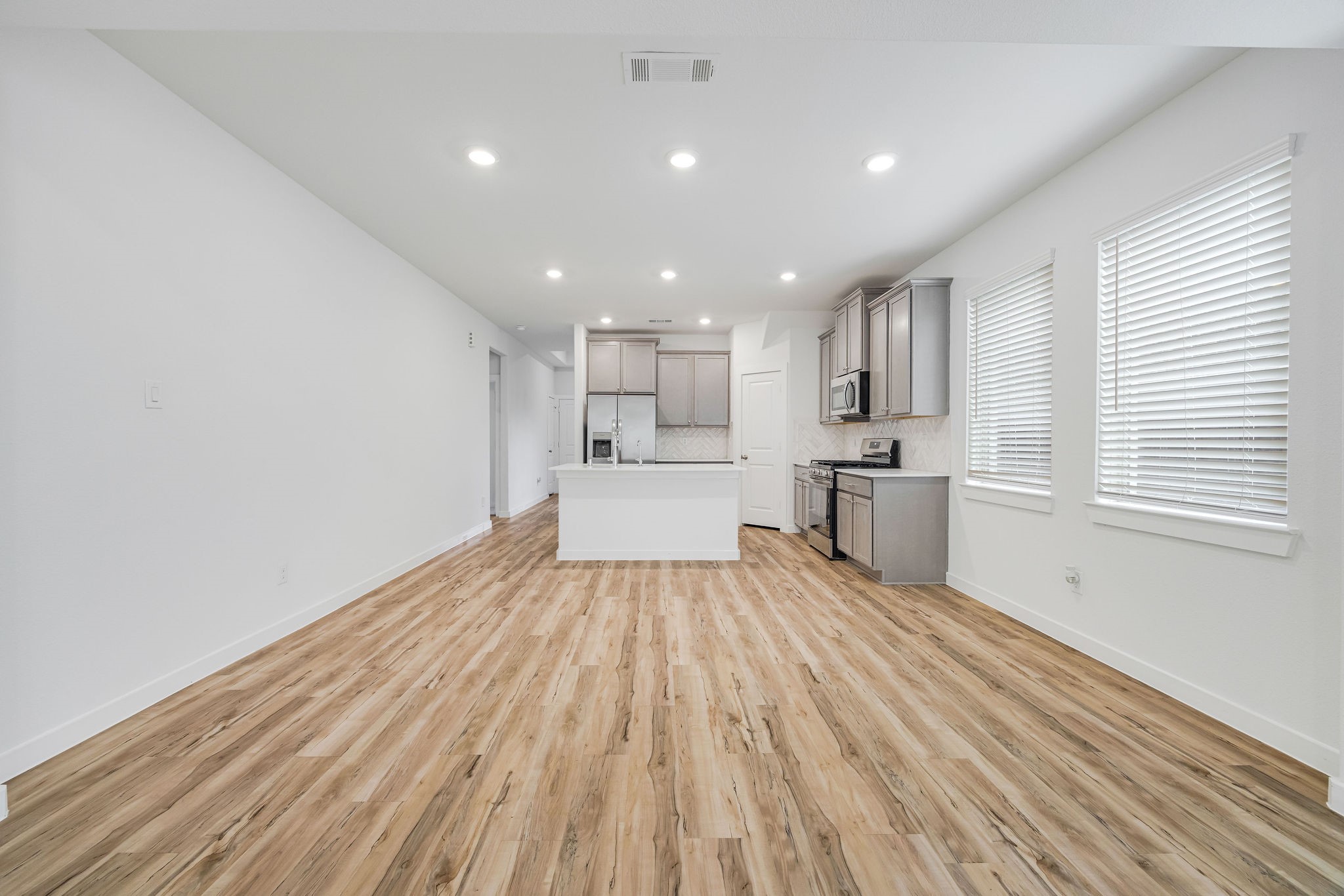 21647 Alberta Forest Circle Property Photo 8