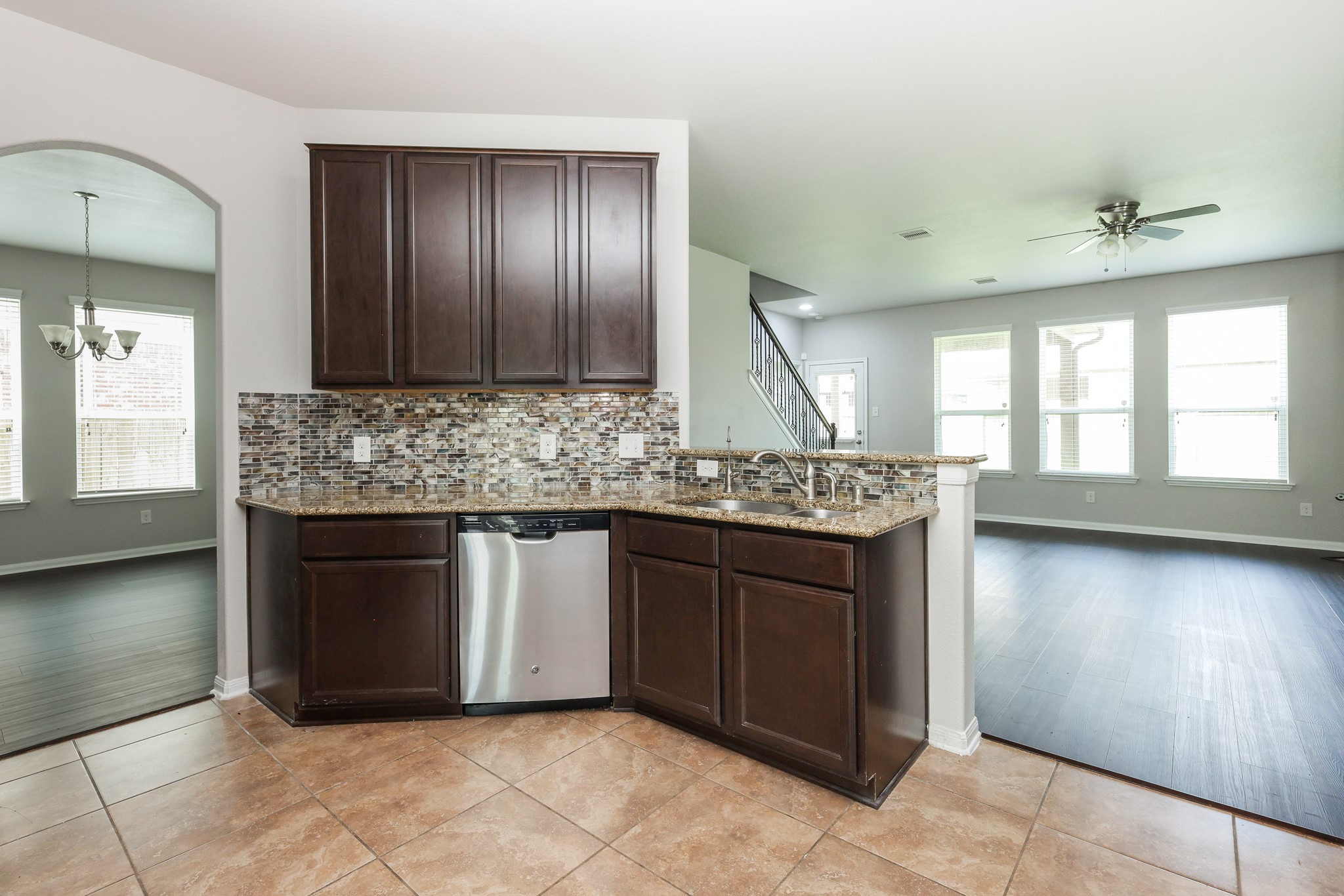 3305 Horizon Side Way Property Photo 8