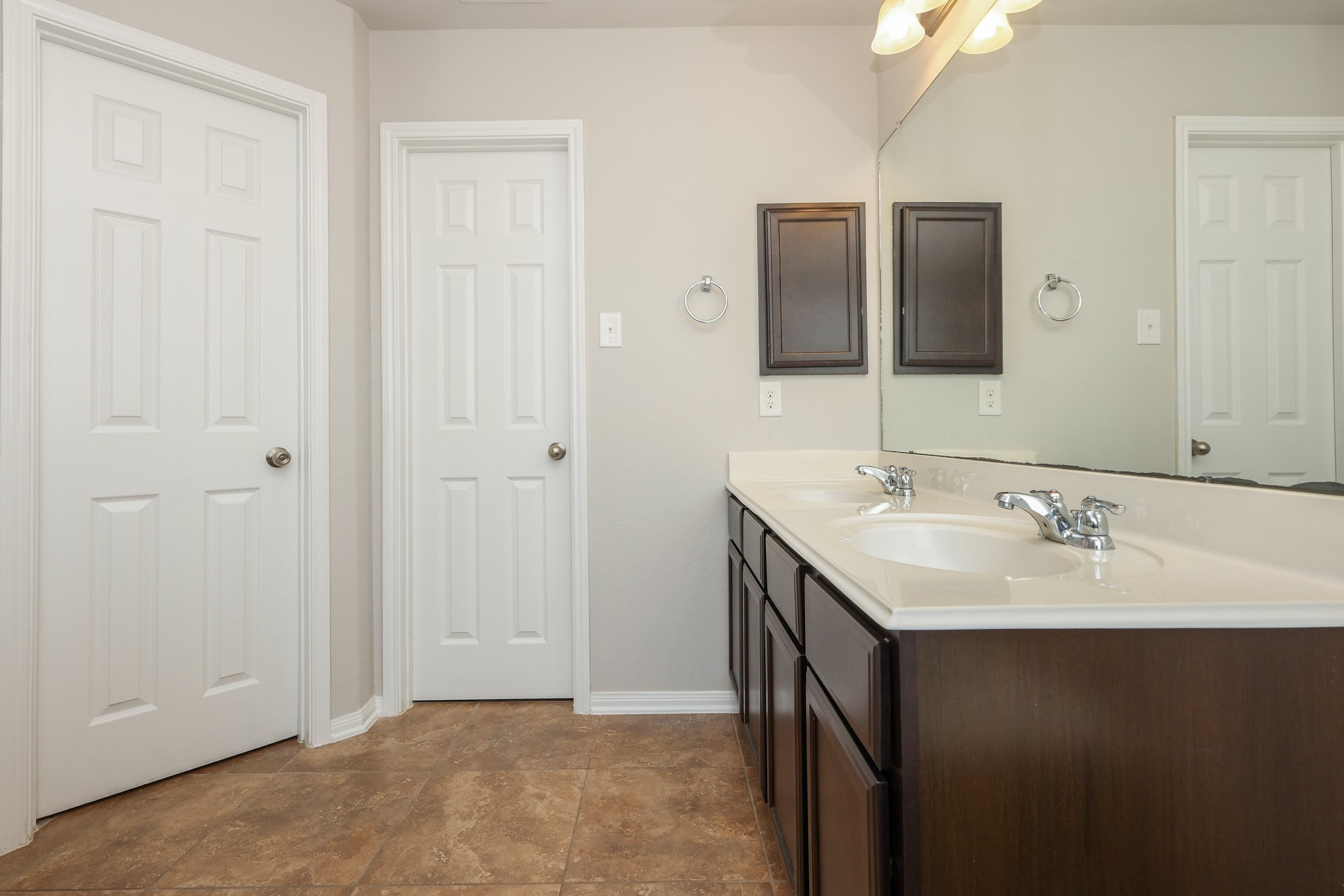 3305 Horizon Side Way Property Photo 13