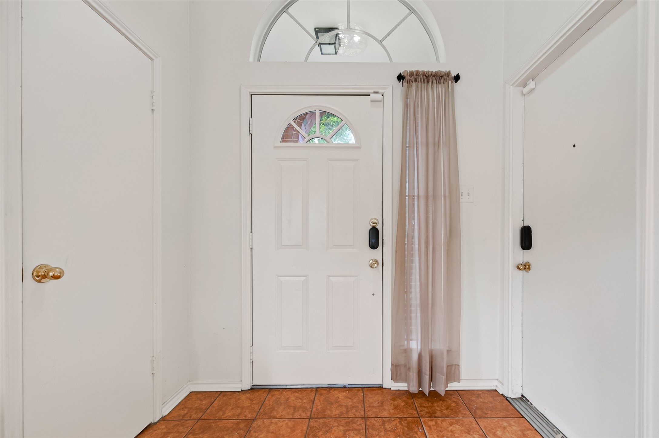 13667 Paxton Drive Property Photo 4