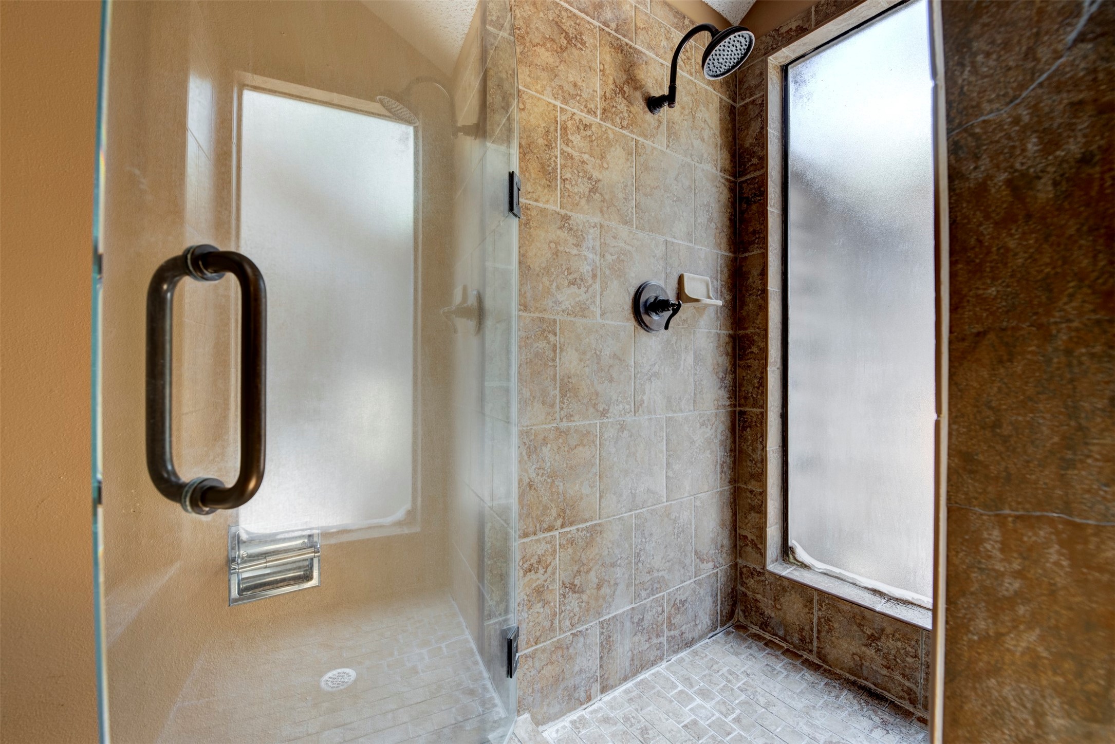 1906 Woodhue Drive Property Photo 18