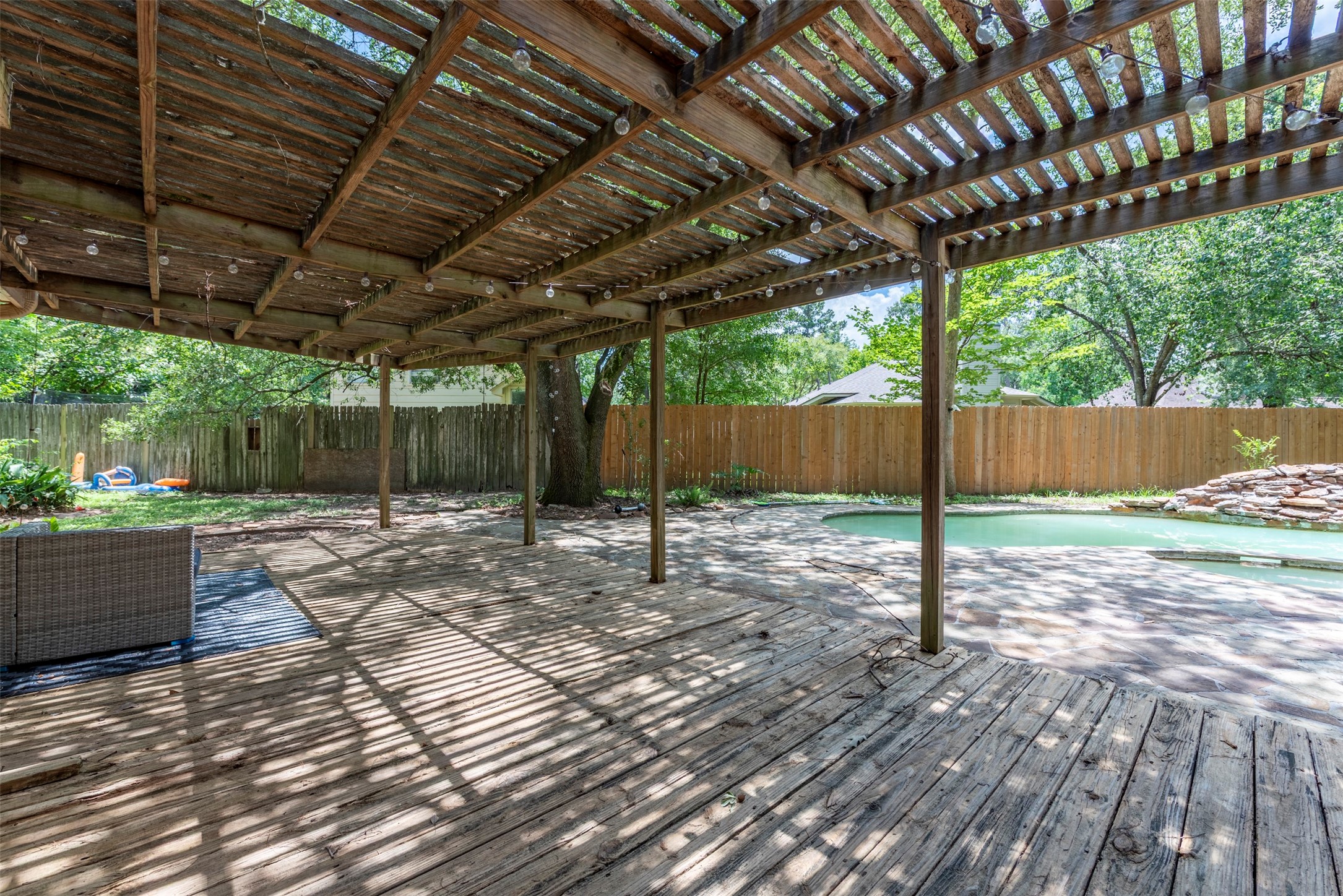 1906 Woodhue Drive Property Photo 27
