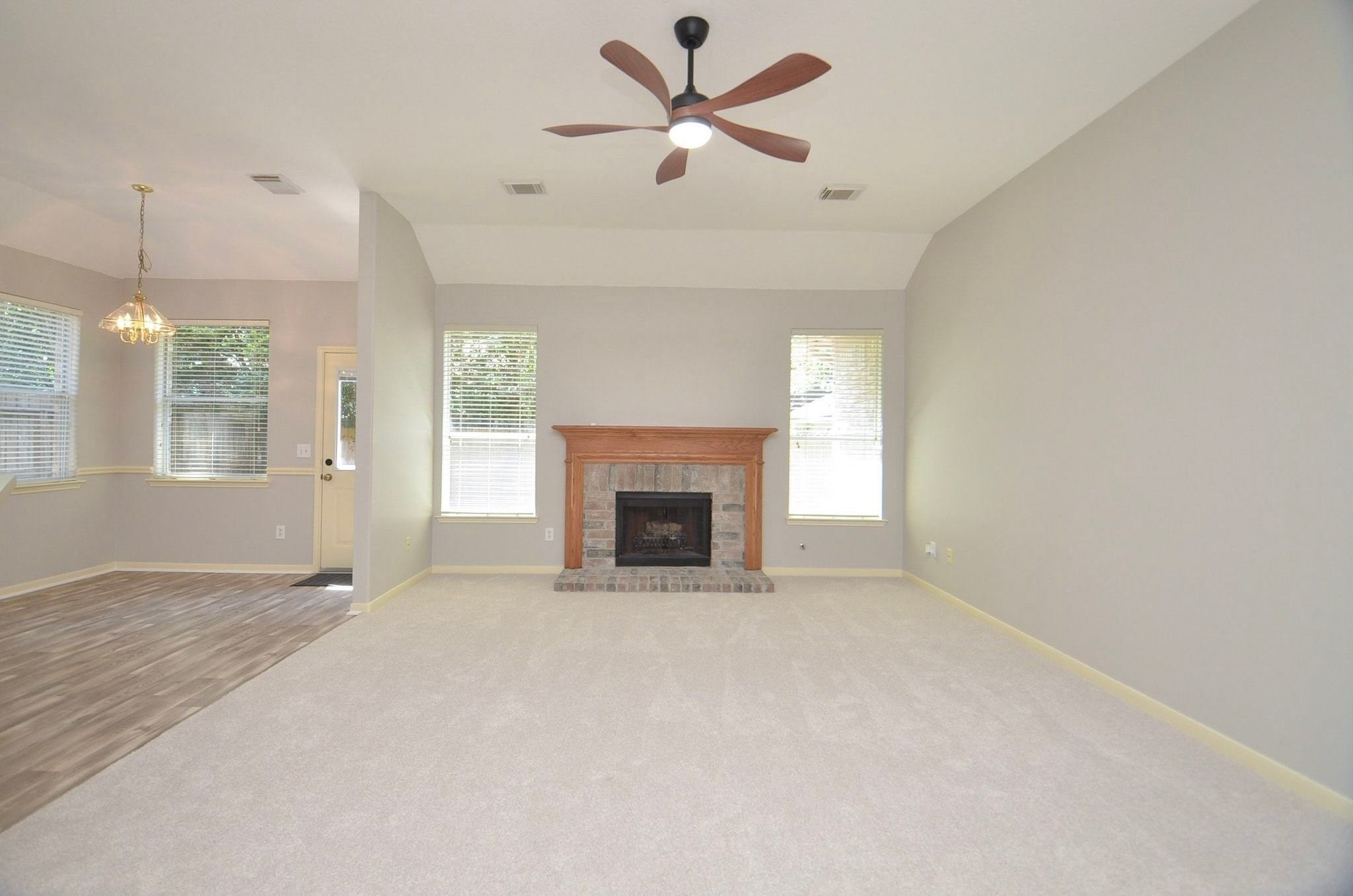 43 S Lace Arbor Drive Property Photo 7