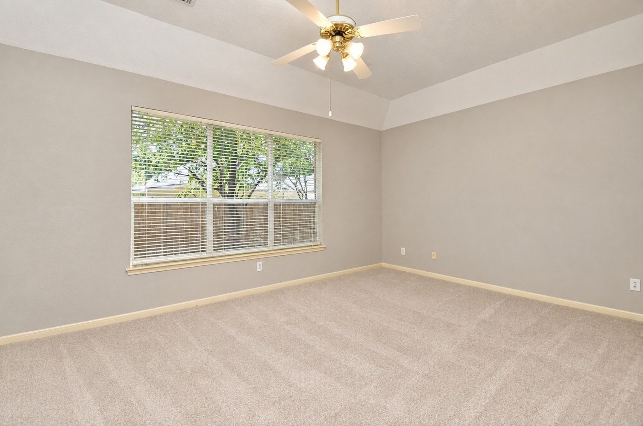 43 S Lace Arbor Drive Property Photo 19