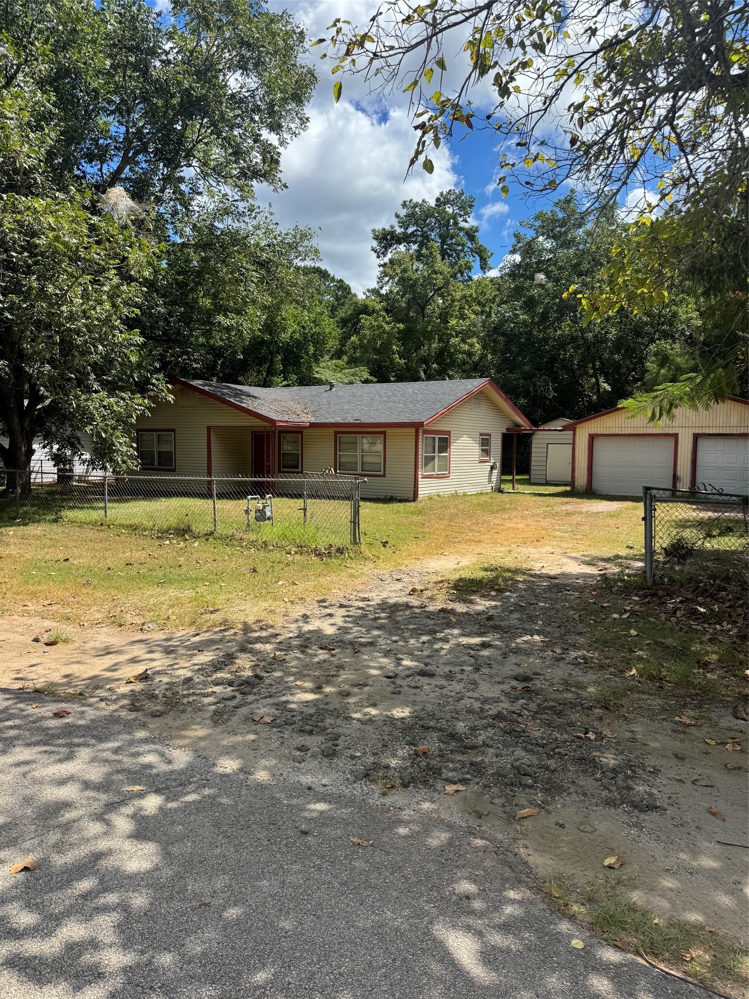 606 Hickory Street Property Photo 1